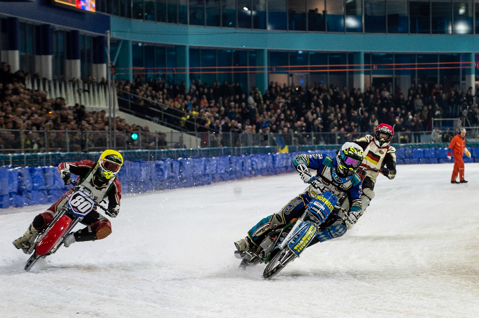 Photo: Ian Charles

Luca Bauer (White) leads Jiří Wildt (Yellow) and Franz Mayerbüchler (Red) into the first turn

Roelof Thijs Bokaal, Ice Rink Thialf, Heerenveen, Netherlands Friday  29  March  2019