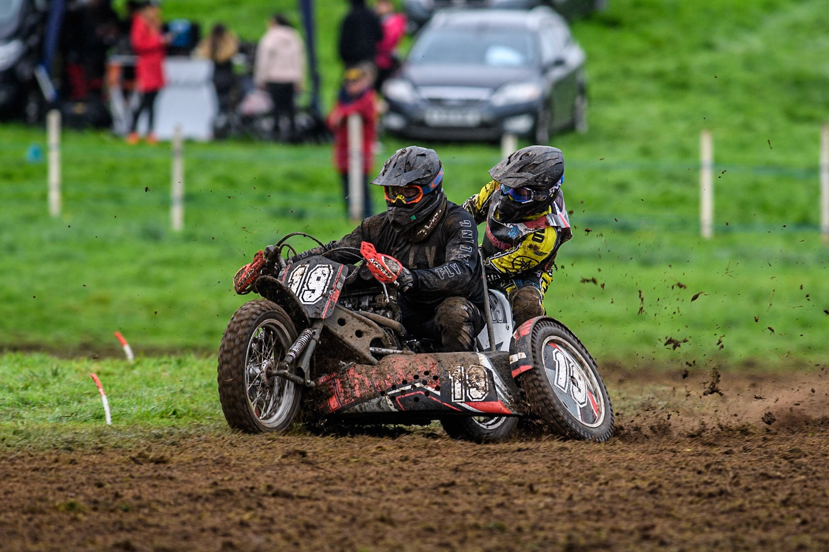 Andy Minard &amp; Lewis Davis (19) in action in the 1000cc Sidecar Class during the ACU British Upright Championships at Woodhouse Lance, Gawsworth, Cheshire on Sunday 8th September 2024. (Photo: Ian Charles | MI News)