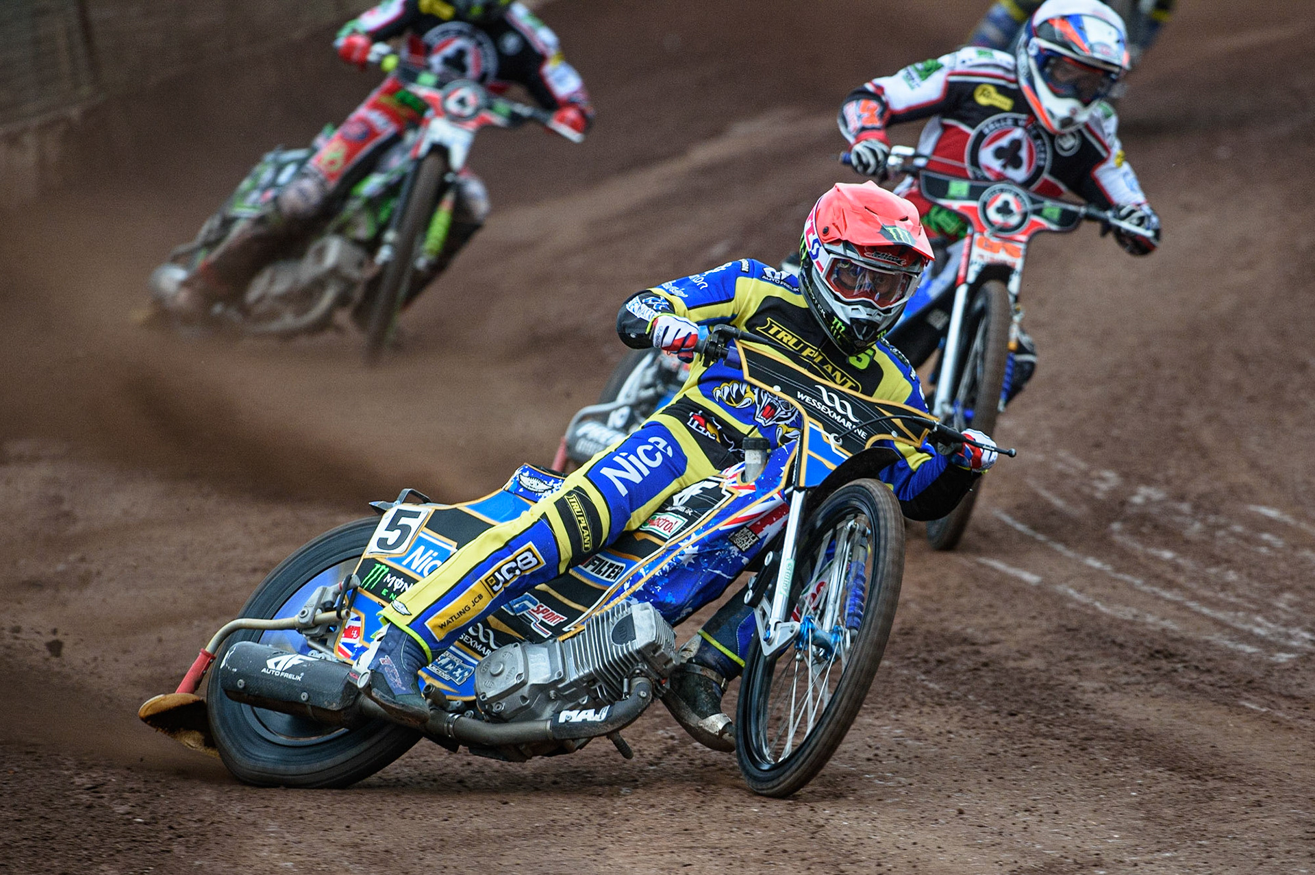 SHEFFIELD, UK. JULY 1ST     st5\ (Red) leads Steve Worrall  (White)  during the SGB Premiership match between Sheffield Tigers and Belle Vue Aces at Owlerton Stadium, Sheffield on Thursday 1st July 2021. (Credit: Ian Charles | MI News)