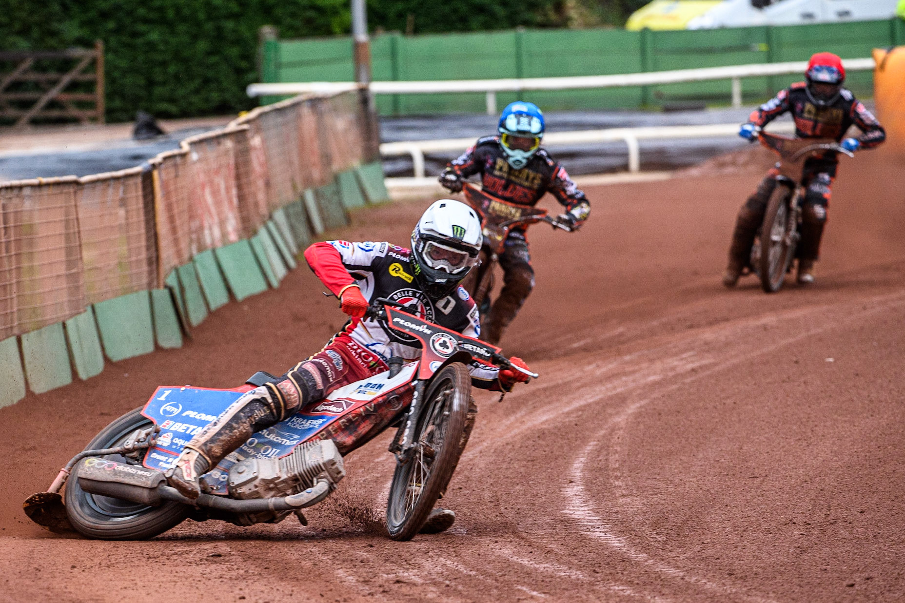 Dan Bewley (White) leads Ryan Douglas (Blue) and Steve Worrall (Red) during the Sports Insure Premiership match between Wolverhampton Wolves and Belle Vue Aces at Monmore Green Stadium, Wolverhampton on Monday 10th July 2023. (Photo: Ian Charles | MI News)