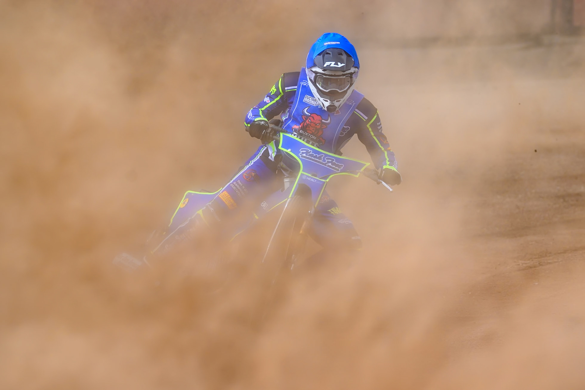 Arran Butcher of Buxton Bulls fights his way through the excessive dust during the WSRA National Development League match between Buxton Bulls and Oxford Chargers at Hi-Edge Speedway, Buxton on Sunday 2nd August 2026. (Photo: Ian Charles | MI News)