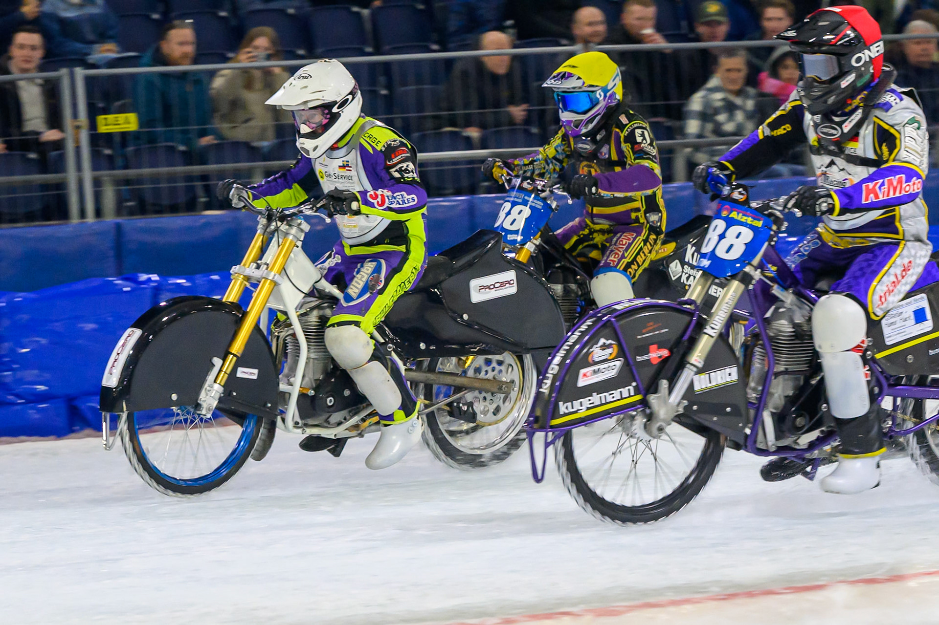 Paul Cooper of Great Britain  in White makes the gate ahead of Christoph Kirchner of Germany in Red and Maximilian Niedermaier of Germany  in Yellow during the ROELOF THIJS BOKAAL at Ice Rink Thialf, Heerenveen on Friday 10th April 2026.  (Photo: Ian Charles | MI News)