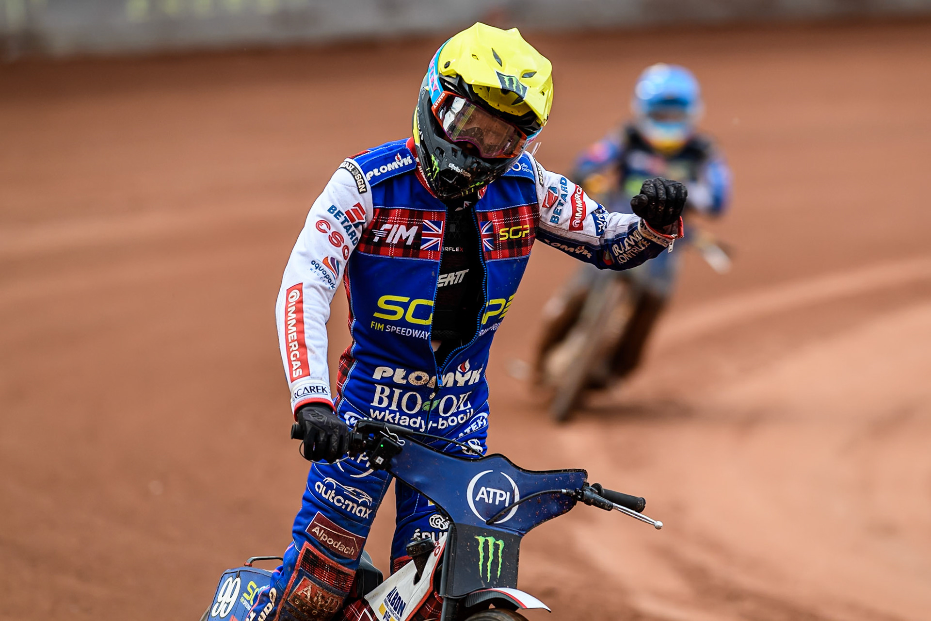 Dan Bewley (99) of Great Britain celebrates his win in heat 17 during the ATPI FIM Speedway Grand Prix Round 4 at the National Speedway Stadium, Manchester, on Friday 13th June 2025. (Photo: Ian Charles | MI News)