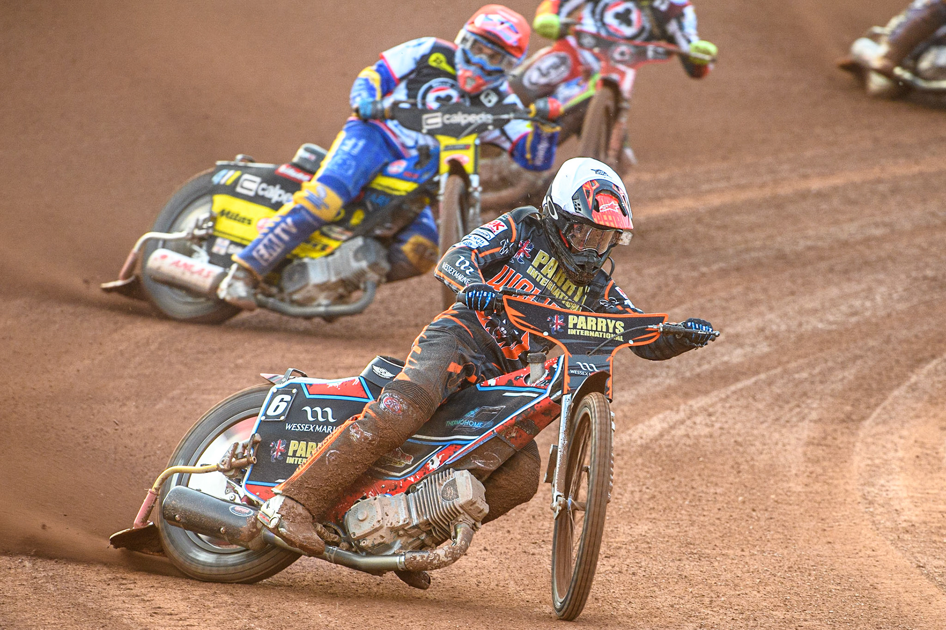 Zach Cook (White) leads Paco Castagna (Red) during the Sports Insure Premiership Knock Out Cup Quarter Final 2nd Leg between Belle Vue Aces and Wolverhampton Wolves at the National Speedway Stadium, Manchester on Thursday 18th May 2023. (Photo: Ian Charles | MI News)