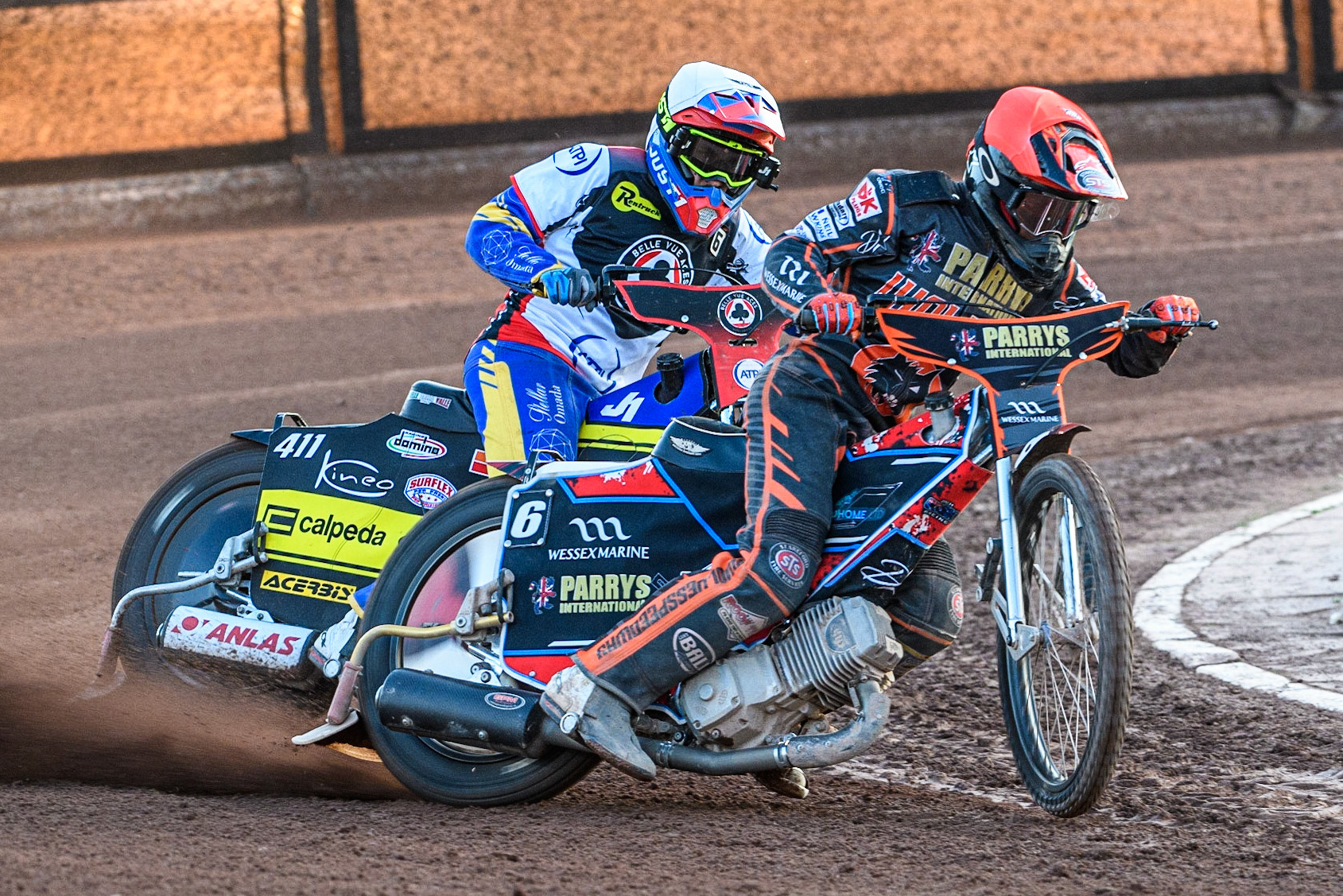 Zach Cook (Red) leads Paco Castagna (White) during the Sports Insure Premiership match between Wolverhampton Wolves and Belle Vue Aces at Monmore Green Stadium, Wolverhampton on Monday 29th May 2023. (Photo: Ian Charles | MI News)