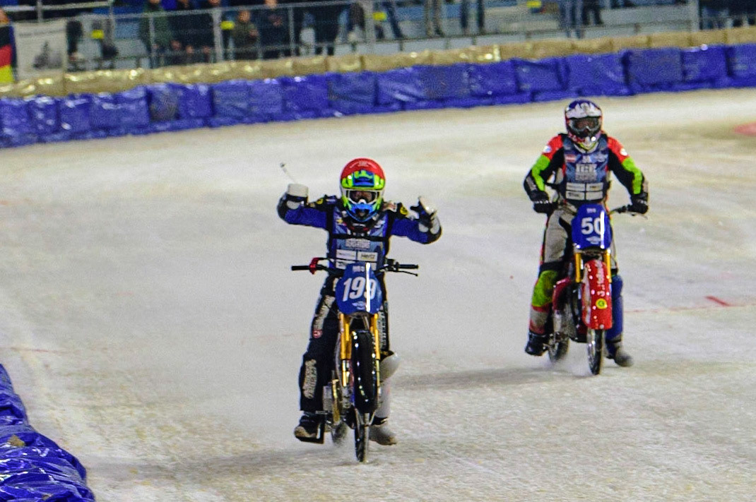 HEERENVEEN, NL.  Martin Hååruhiltunen (199)  celebrates becoming World Champion as he crosses the finish line during the FIM Ice Speedway Gladiators World Championship Final 4 at Ice Rink Thialf, Heerenveen on Sunday  3 April 2022. (Credit: Ian Charles | MI News)