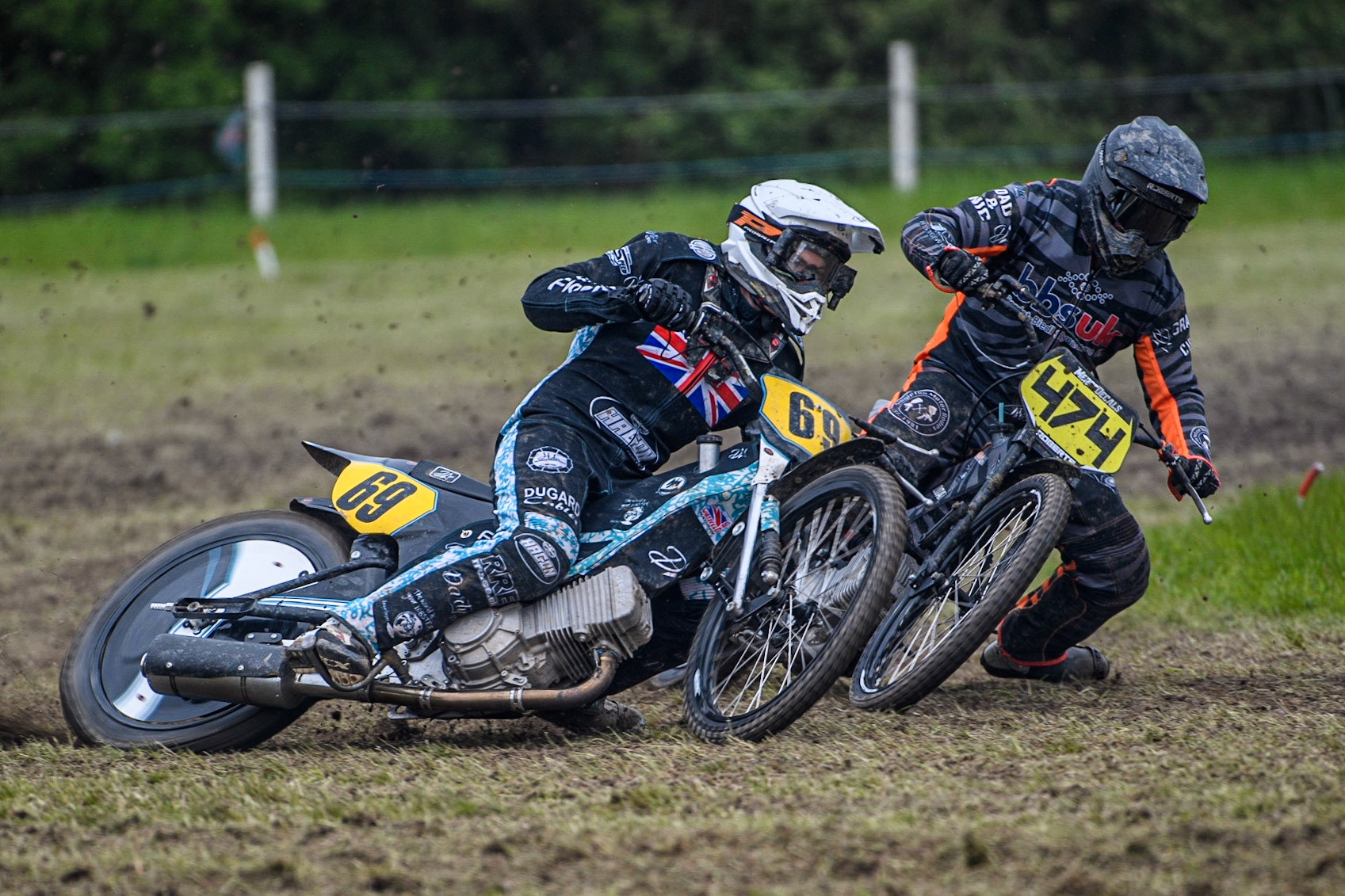 Chaz Wirtzfield (69) battles with Jack Roberts (474) in the 500cc Class during the Cheshire Grass Track Three Trophies meeting at High Legh, Cheshire on Sunday 14th May 2023. (Photo: Ian Charles | MI News)