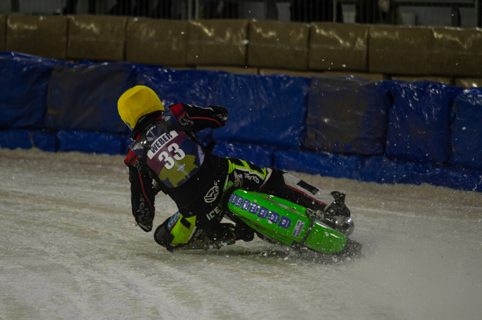 HEERENVEEN, NL. Johann Weber (33)  in action during the FIM Ice Speedway Gladiators World Championship Final 3 at Ice Rink Thialf, Heerenveen on Saturday  2 April 2022. (Credit: Ian Charles | MI News)
