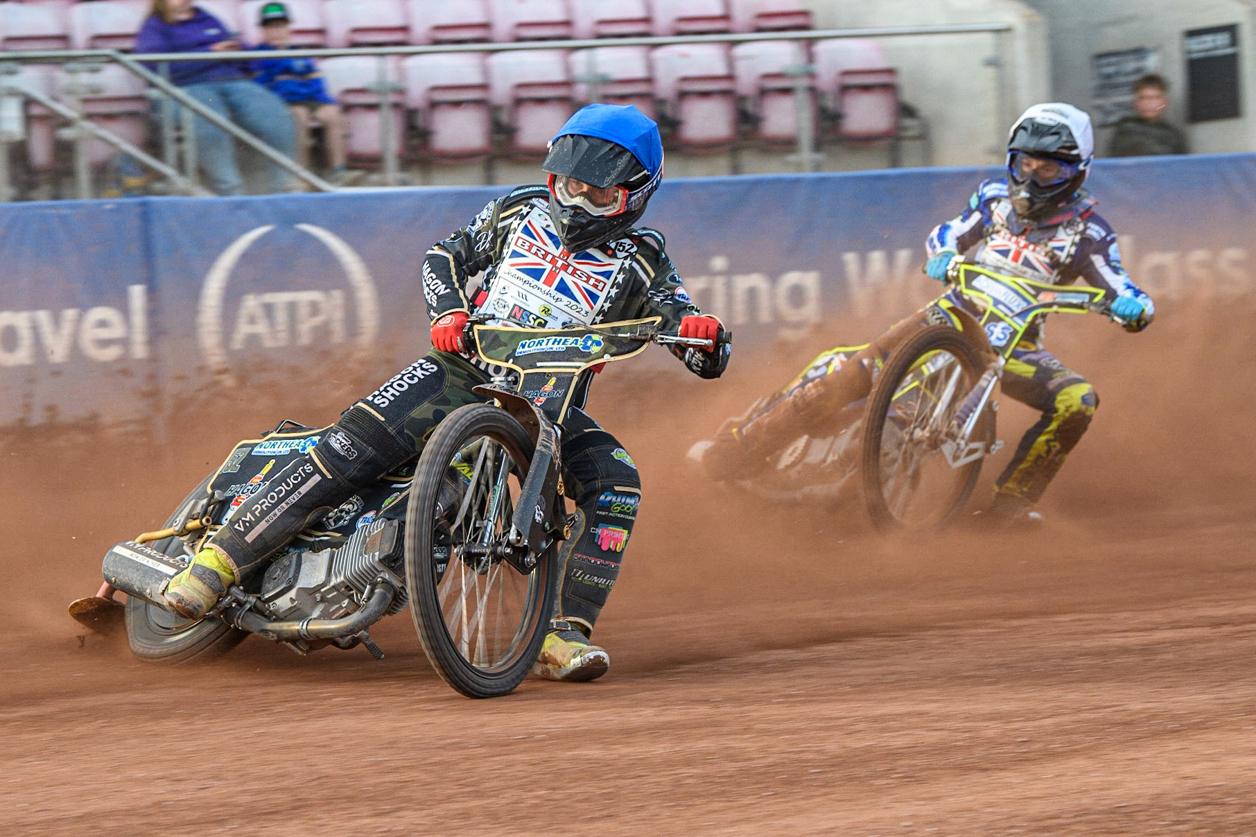 Ashton Vale (Blue) leads Jody Scott (White) during the British Youth Speedway Championships at the National Speedway Stadium, Manchester on Friday 21st July 2023. (Photo: Ian Charles | MI News)
