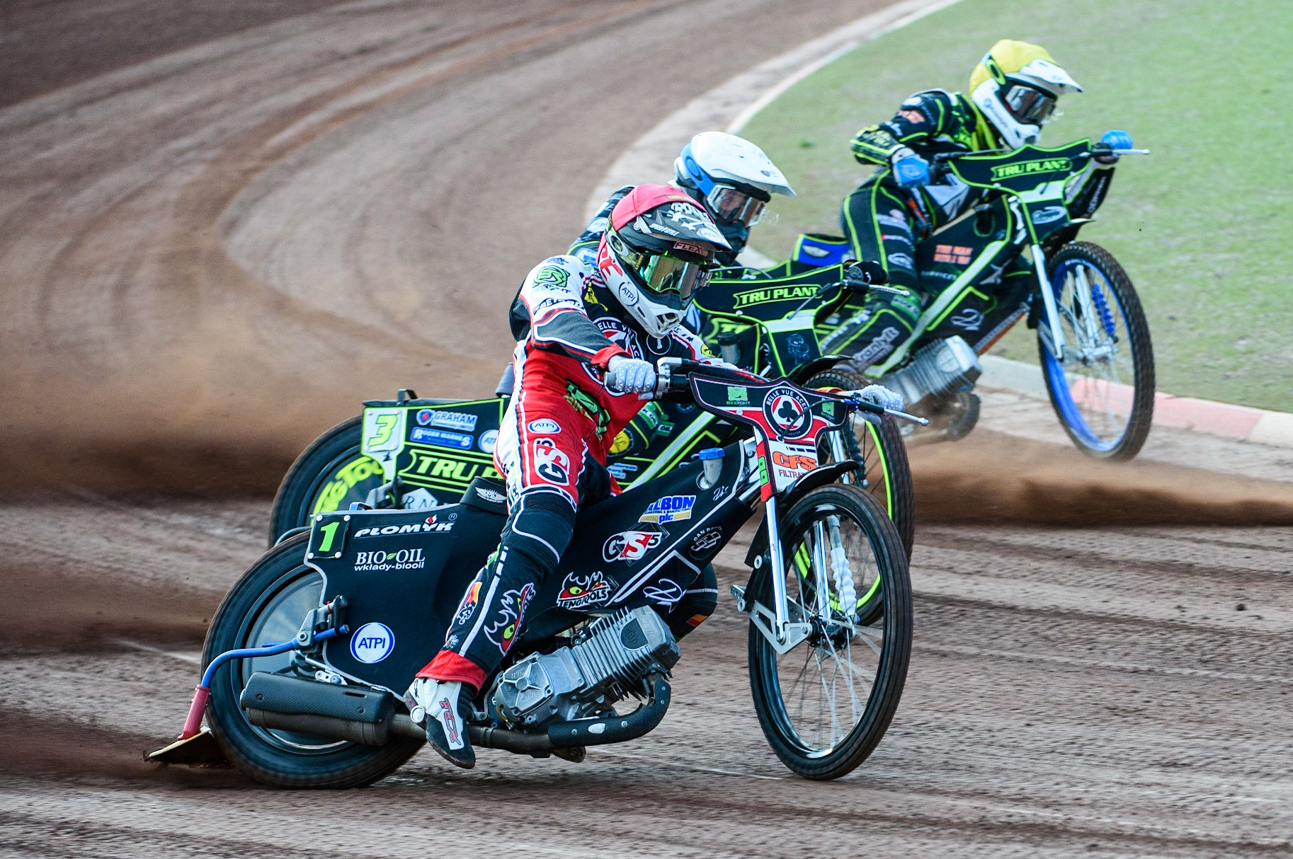 MANCHESTER UKDan Bewley  (Red) outside Craig Cook   (White) and Anders Rowe  (Yellow) during the SGB Premiership match between Belle Vue Aces and Ipswich Witches at the National Speedway Stadium, Manchester on Monday 2nd August 2021. (Credit: Ian Charles | MI News)