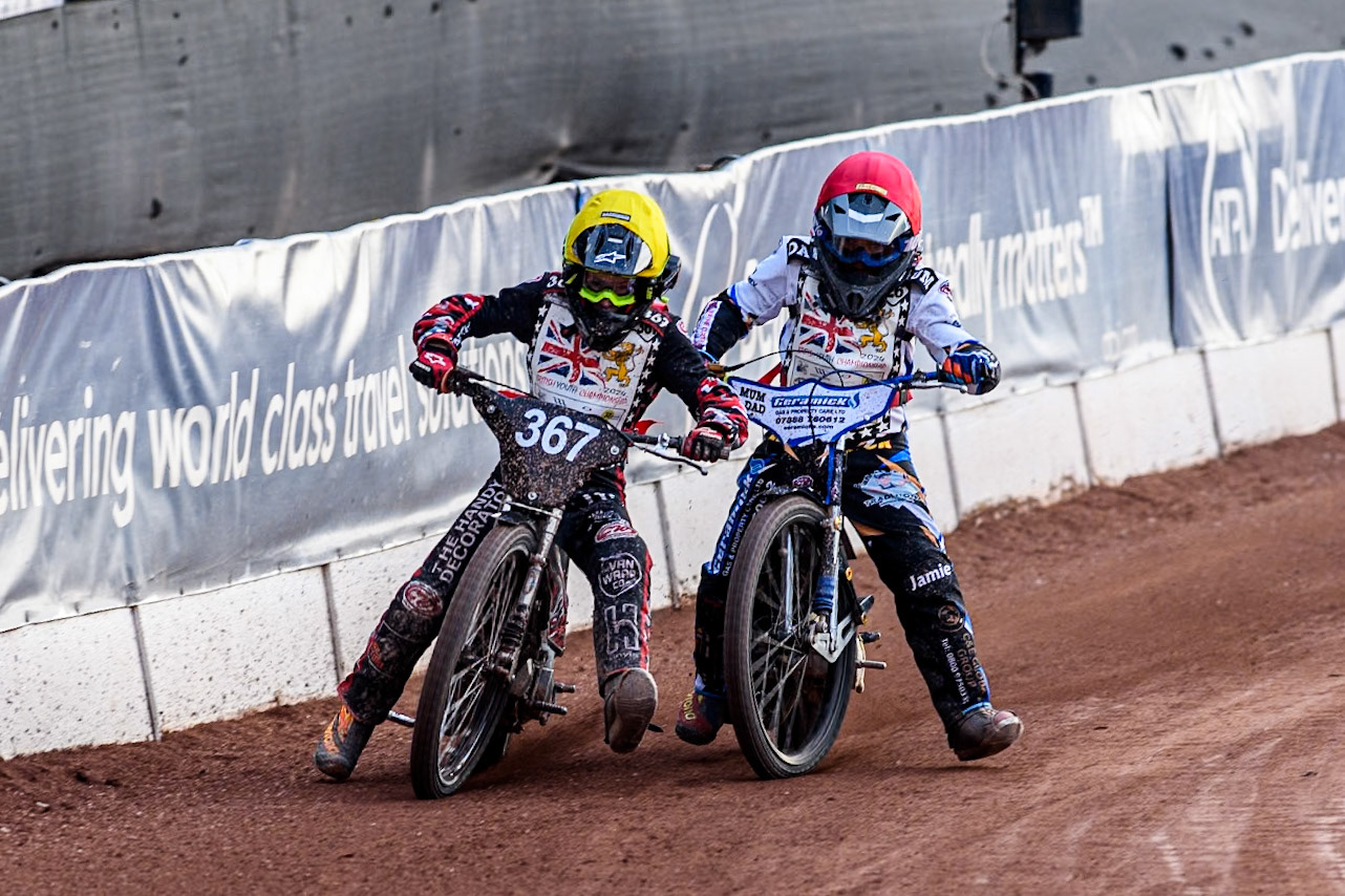 Charlie Luckman (125cc) in Yellow \tangles with Reuben Marsh (125cc) in Red during the British Youth 250cc Championships at the National Speedway Stadium, Manchester on Friday 30th August 2024. (Photo: Ian Charles | MI News)