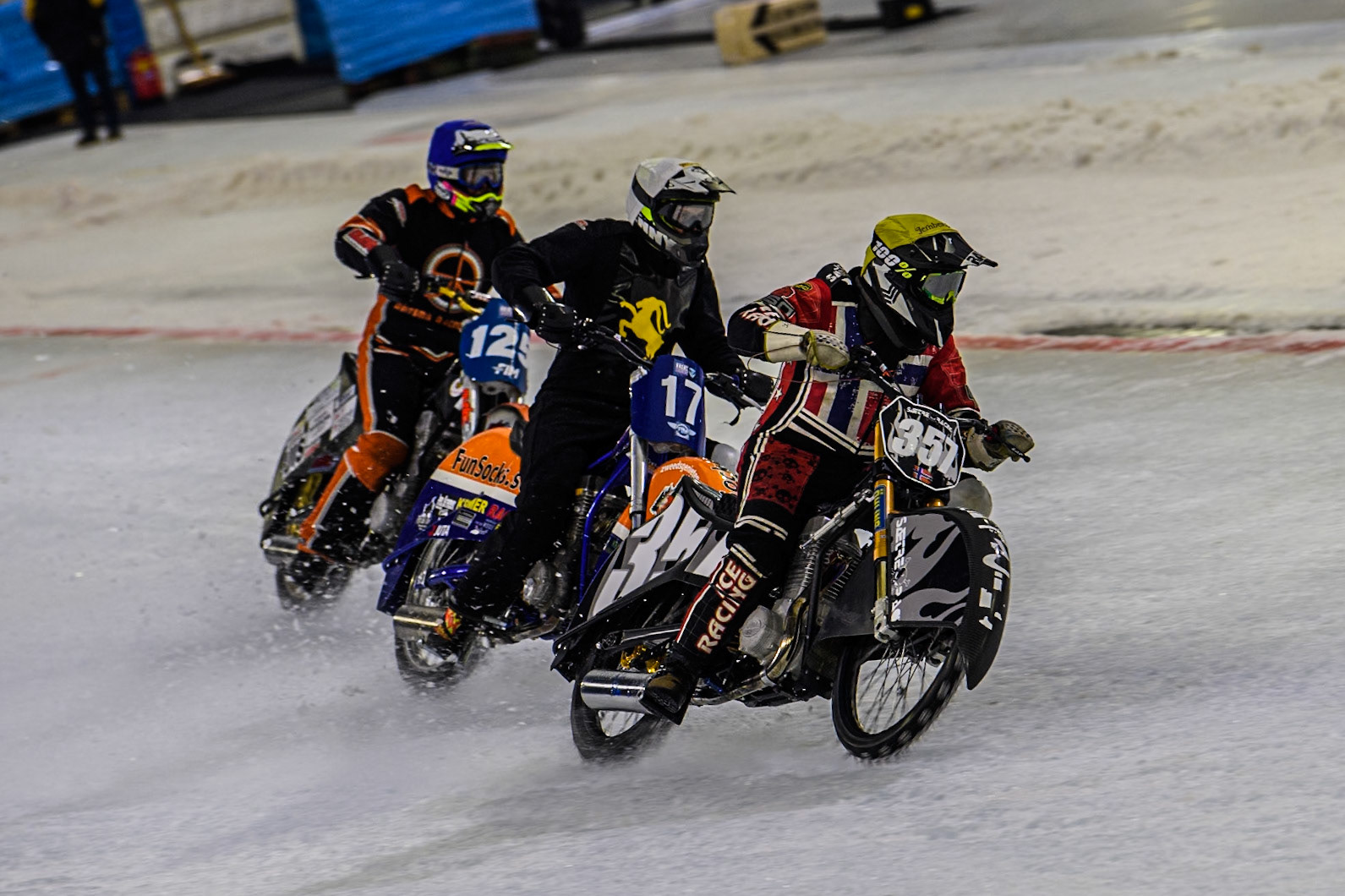 The Re-Run of the Grand Final: Jo Saetre of Norway in Yellow leading Leon Kramer of The Netherlands in White and Sebastian Reitsma of The Netherlands in Blue during the Roelof Thijs Bokaal, Ice Rink Thialf, Heerenveen, Netherlands on Friday 4th April 2025. (Photo: Ian Charles | MI News)