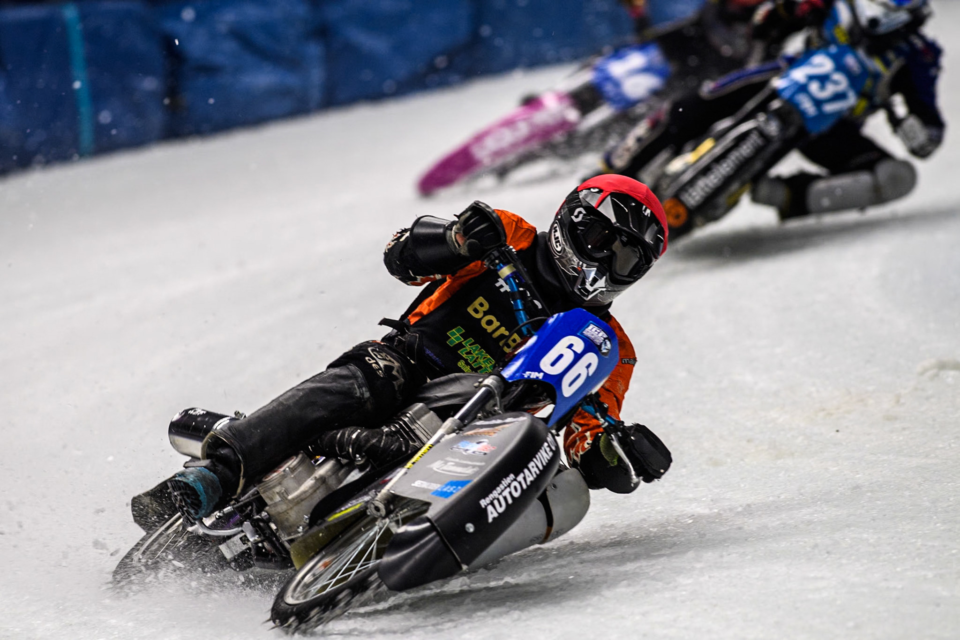 Finland's Aki Ala-Riihimäki (66) (Red) leads  Sweden's Jimmy Hörnell Lidfalk (237) (Blue) during the FIM Ice Speedway Gladiators World Championship Final 1 at the Max-Aicher-Arena, Inzell on Saturday 23 March 2024. (Photo: Ian Charles | MI News)