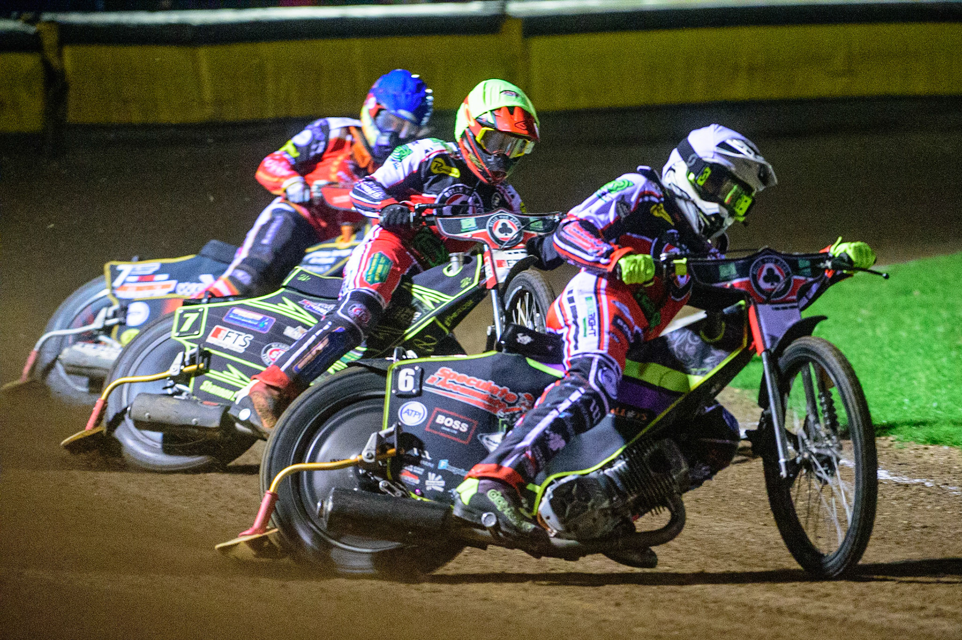 PETERBOROUGH, UK. OCT 14TH Tom Brennan  (White) leads Jye Etheridge  (Yellow) and Jordan Palin  (Blue) during the SGB Premiership Grand Final 2nd leg between Peterborough and Belle Vue Aces at East of England Showground, Peterborough on Thursday 14th October 2021. (Credit: Ian Charles | MI News)