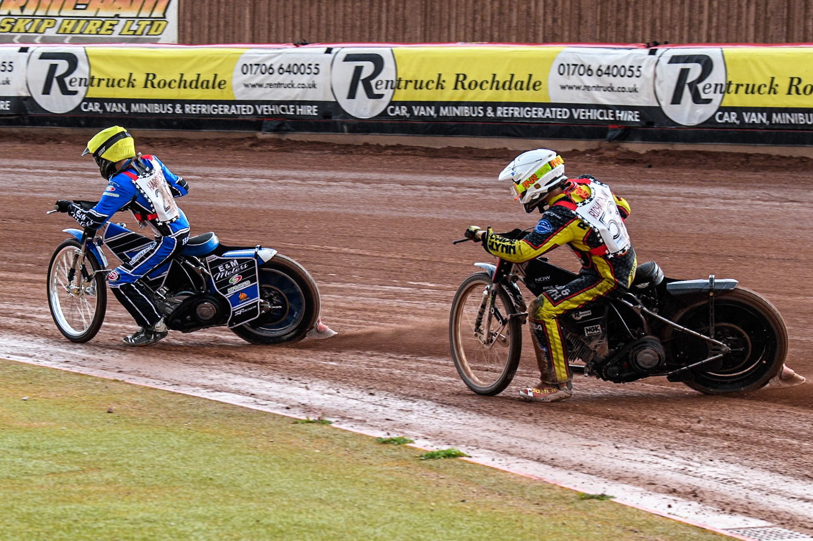 Laylen Richardson (500cc)  in White chases Lee Harrison (500cc)   in Yellow during the British Youth 500cc Championships at the National Speedway Stadium, Manchester on Friday 2nd August 2024. (Photo: Ian Charles | MI News)