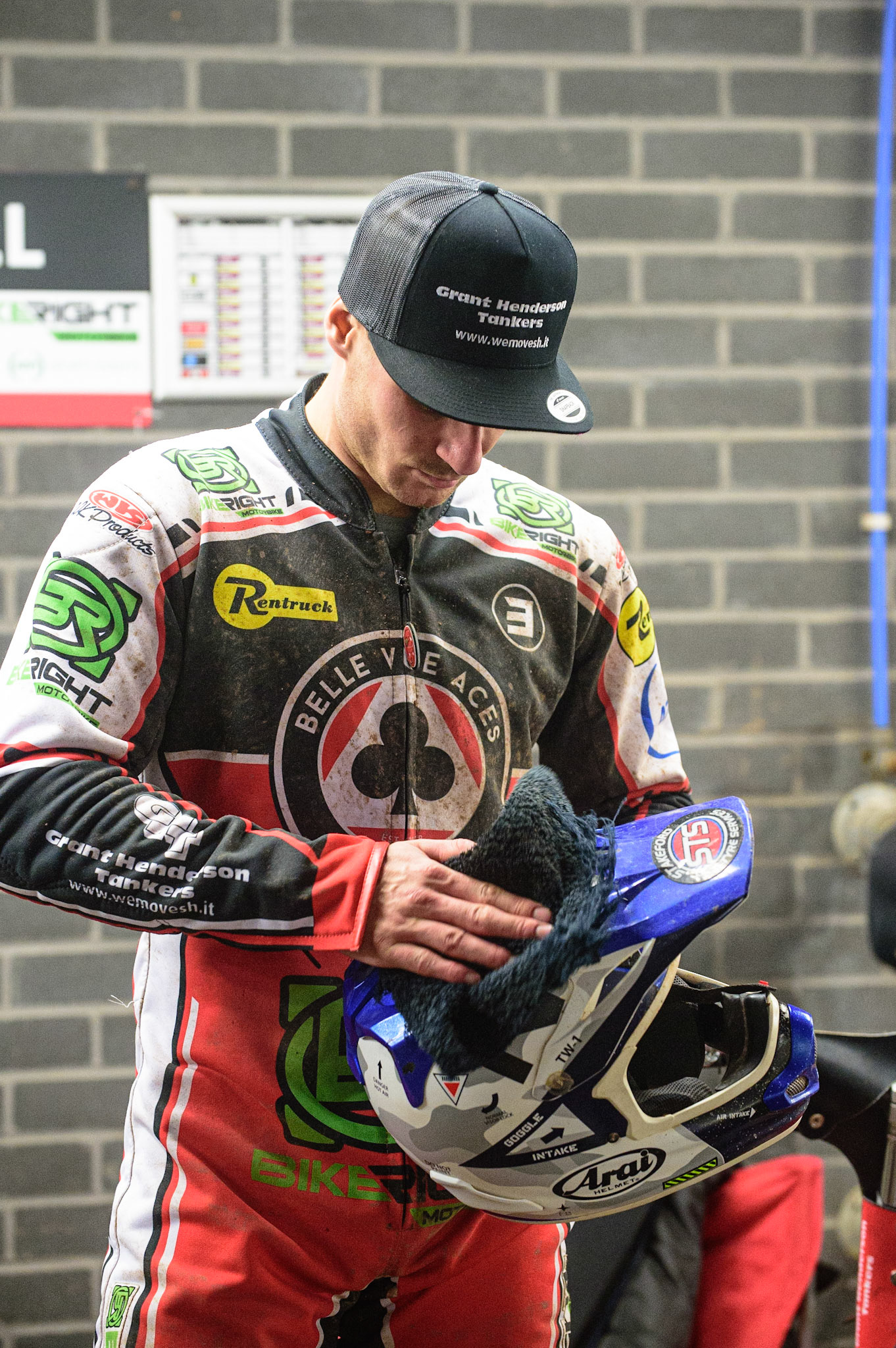 MANCHESTER, UK. OCT 7TH  Richie Worrall  cleans his crash helmet during the SGB Premiership Play off Semi-Final Second Leg between Belle Vue Aces and Sheffield Tigers at the National Speedway Stadium, Manchester on Thursday 7th October 2021. (Credit: Ian Charles | MI News)