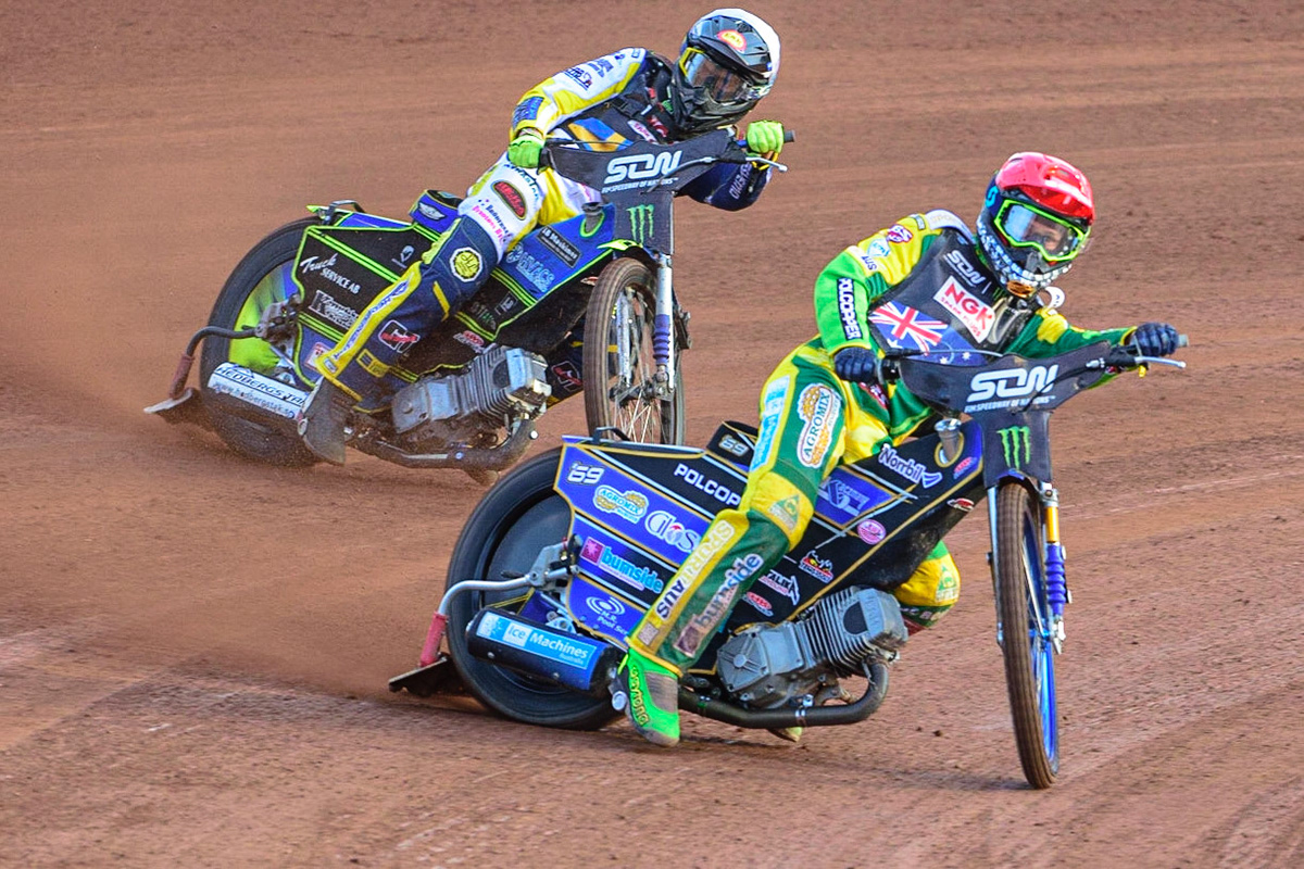 MANCHESTER, UK. OCT 16TH Jason Doyle of Australia (Red) leads Philip Hellström-Bangs of Sweden (White) during the Monster Energy FIM Speedway of Nations at the National Speedway Stadium, Manchester on Saturday  16th October 2021. (Credit: Ian Charles | MI News)