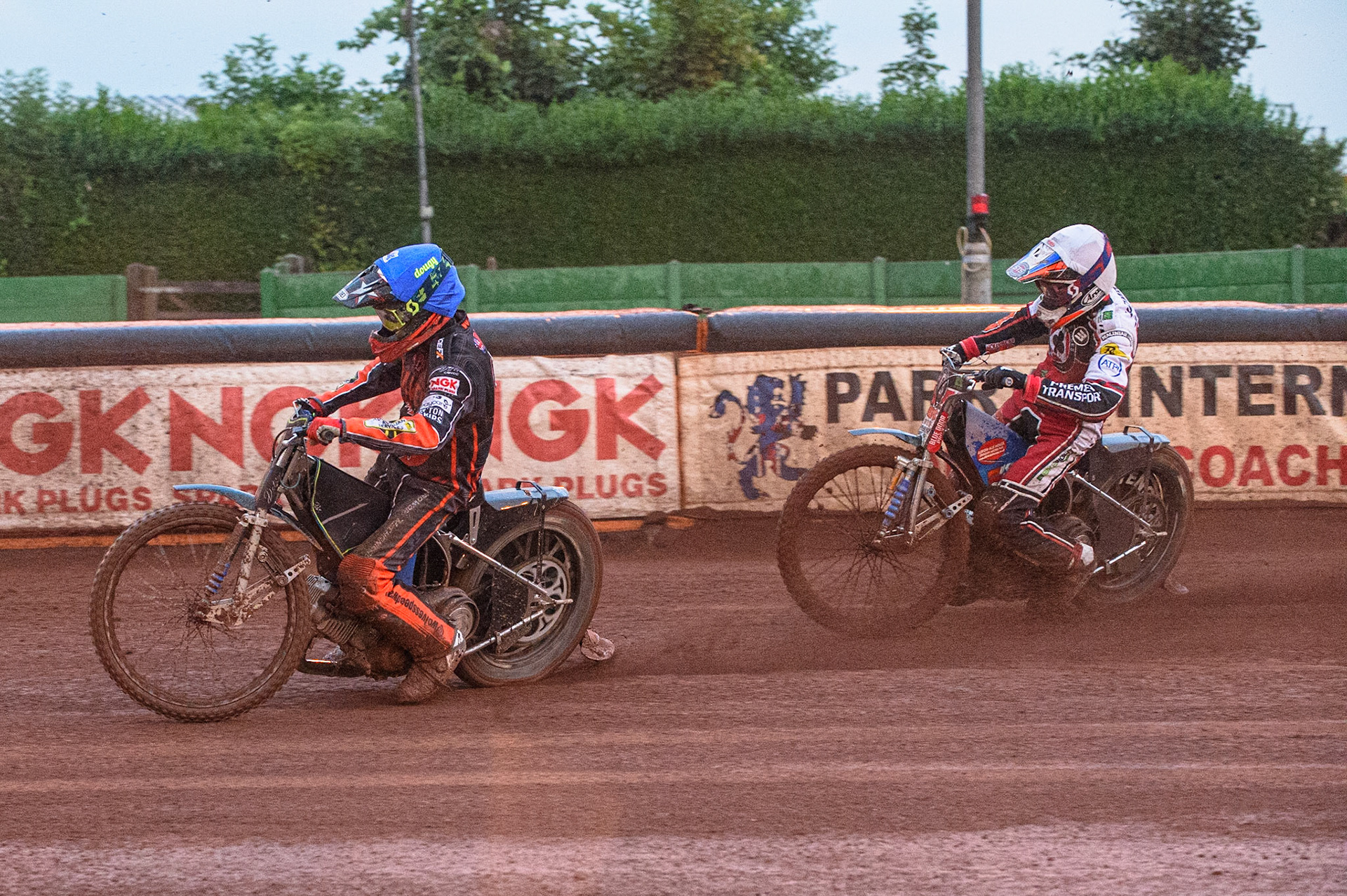 WOLVERHAMPTON, UK. JULY 26TH Ryan Douglas  (Blue)leads Steve Worrall  (White) during the SGB Premiership match between Wolverhampton Wolves and Belle Vue Aces at the Ladbroke Stadium, Wolverhampton on Monday 26th July 2021. (Credit: Ian Charles | MI News)