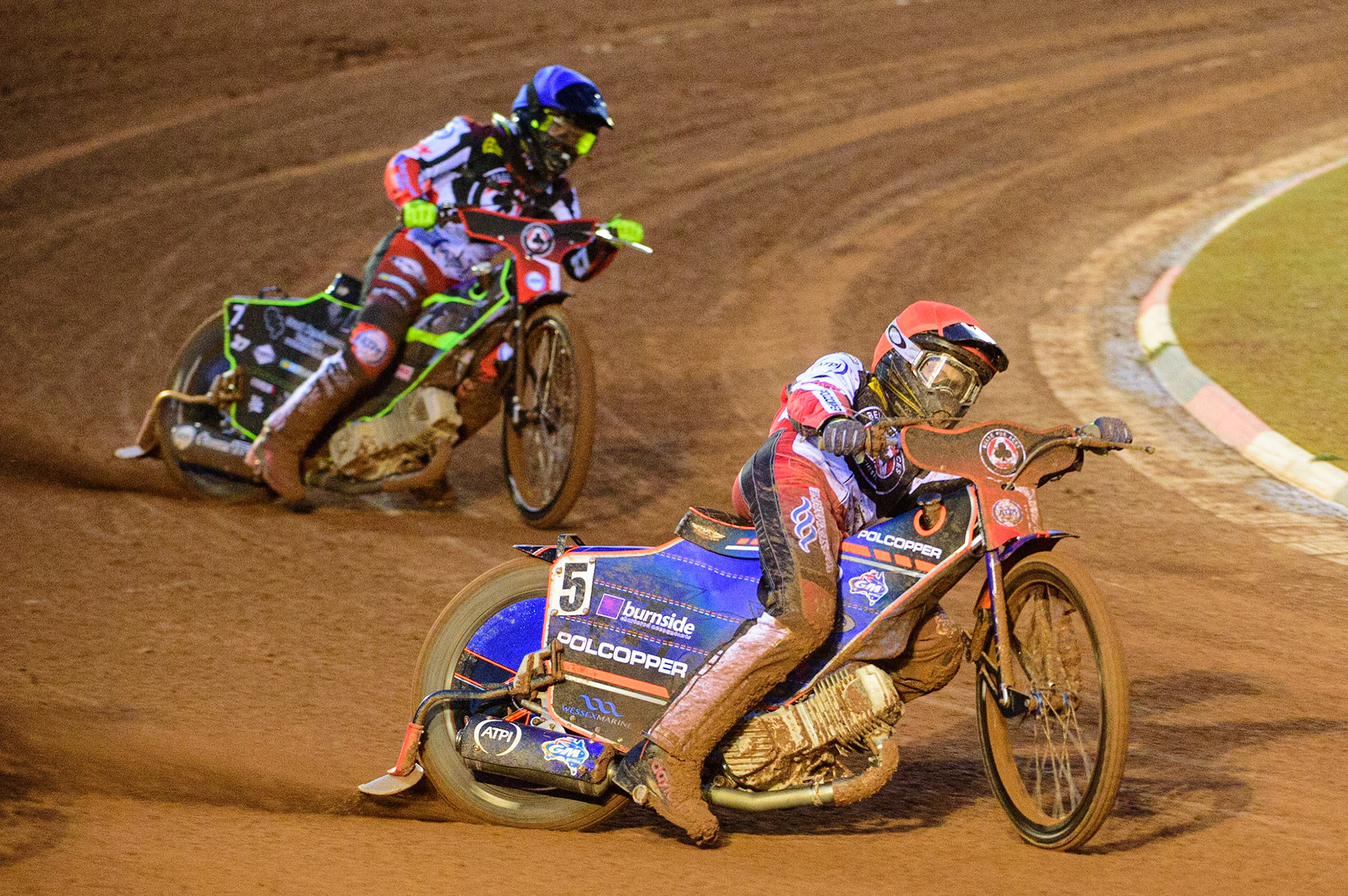 MANCHESTER, UK.  MAR 28TH. Brady Kurtz of Belle Vue  (Red) leads Tom Brennan of Belle Vue  (Blue)  during the SGB Premiership League Cup match between Belle Vue Aces and Sheffield Tigers at the National Speedway Stadium, Manchester on Monday 28th March 2022. (Credit: Ian Charles | MI News)