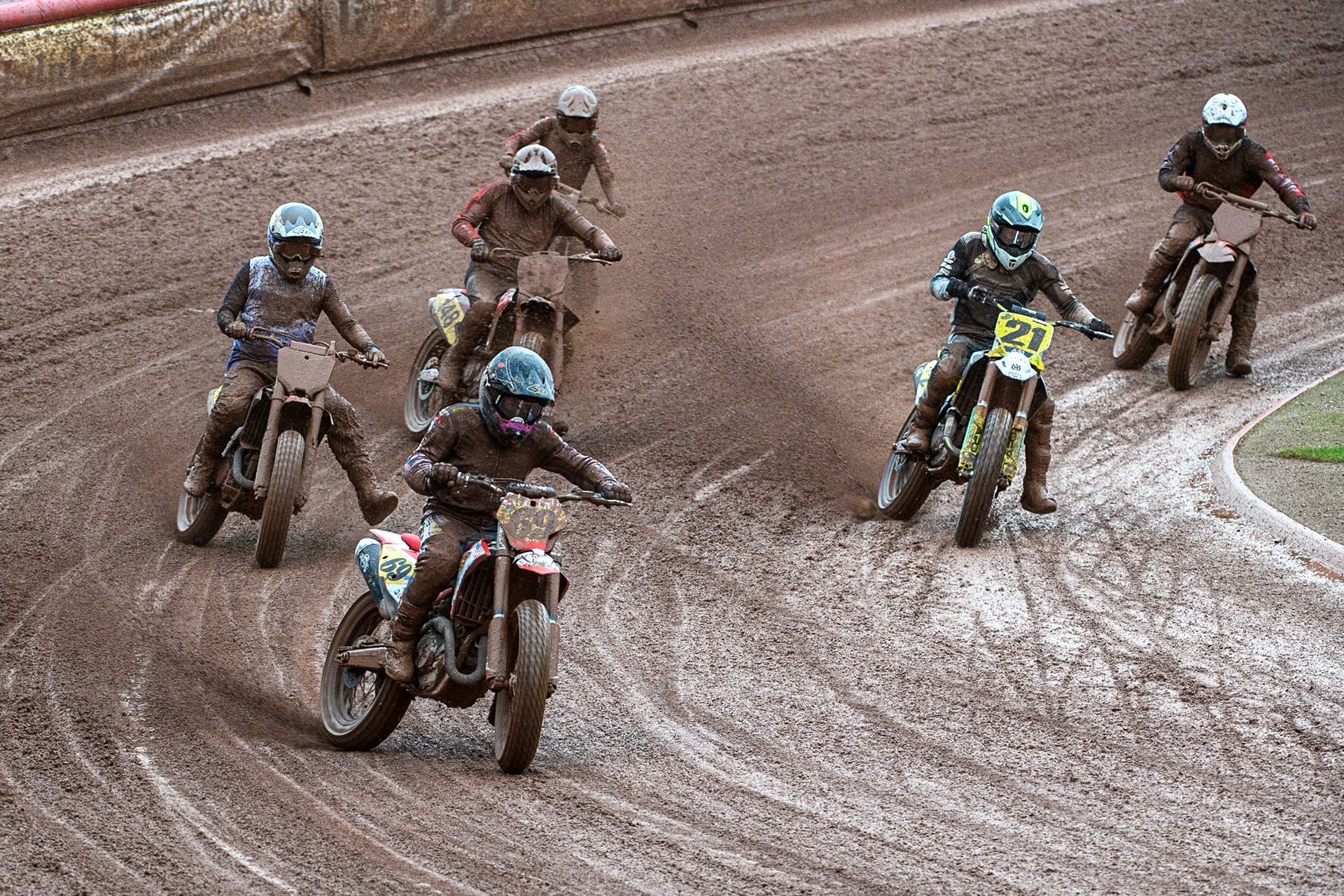 Sammy Halbert (69) from USA leads the pack during the FIM World Flat Track Championship Round 1 at the National Speedway Stadium, Manchester on Saturday 5th August 2023. (Photo: Ian Charles | MI News)