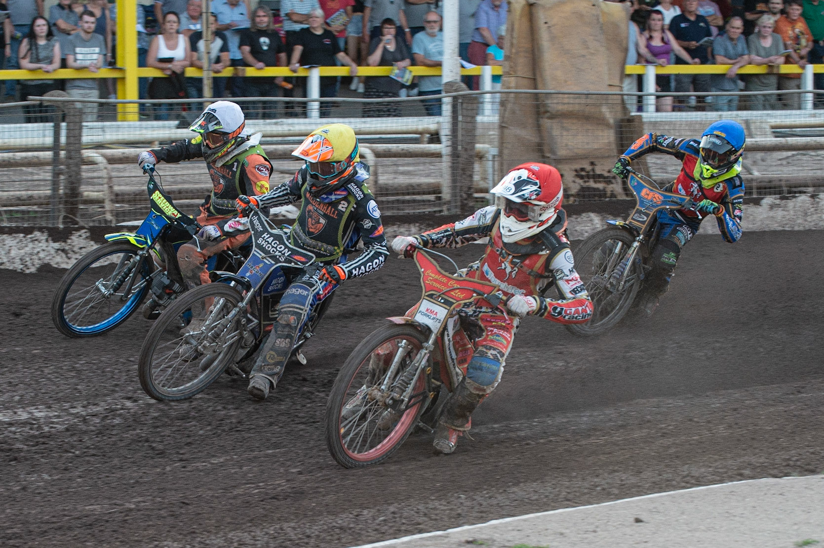 Photo by Ian Charles:

KENT v MILDENHALL 
Drew Kemp  (Red) inside Jason Edwards  (Yellow) and Ryan Kinsley (White) with Anders Rowe  (Blue)


National League Best pairs Championship, Owlerton Stadium, Sheffield, 25 August 2019