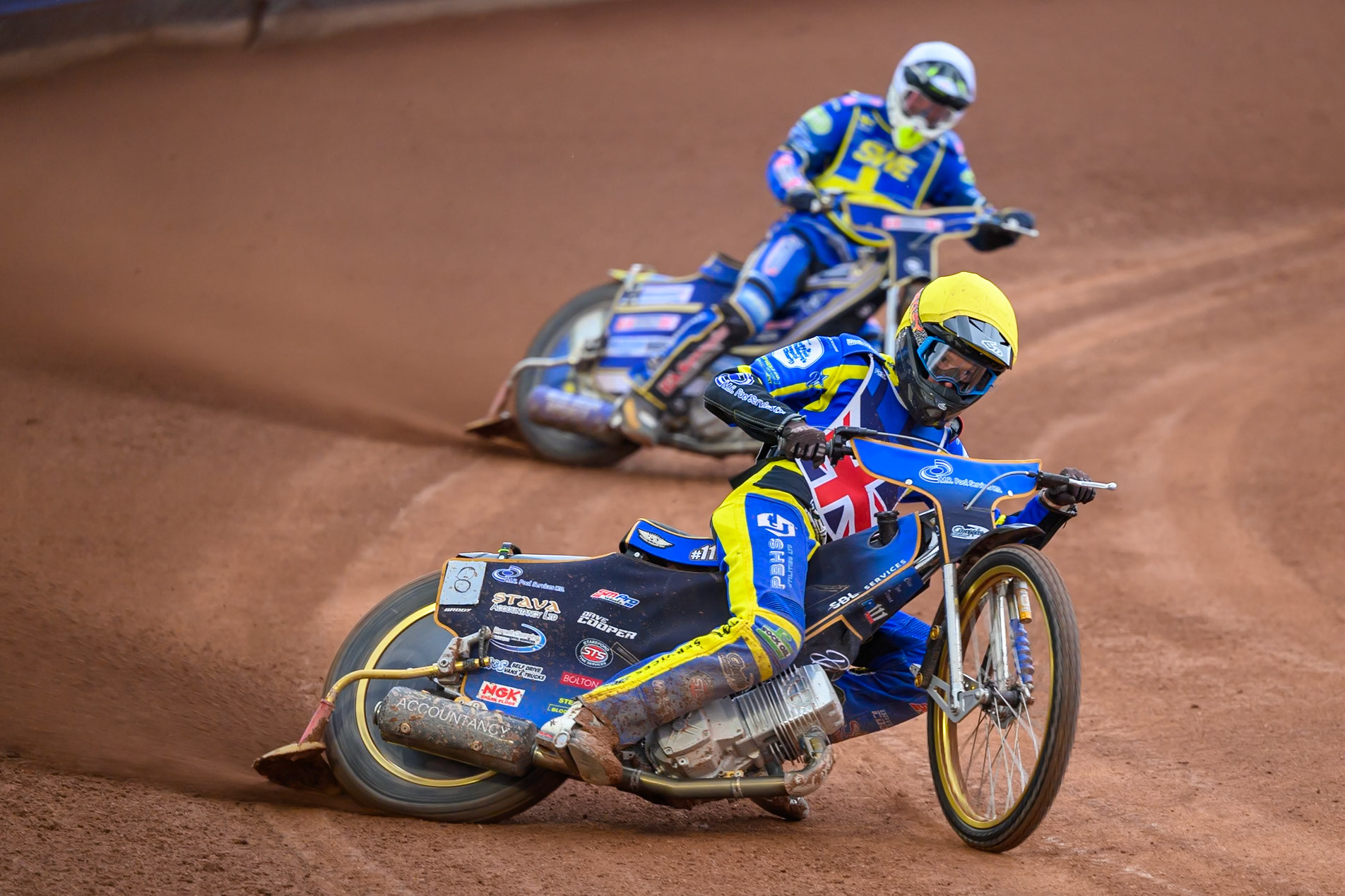 Anders Rowe of Great Britain in Yellow leading Victor Palovaara of Sweden in White during the Speedway GP Qualifying Round 3 at Allied Ashfield Stadium, Glasgow on Saturday 30th May 2026. (Photo: Ian Charles | MI News)
