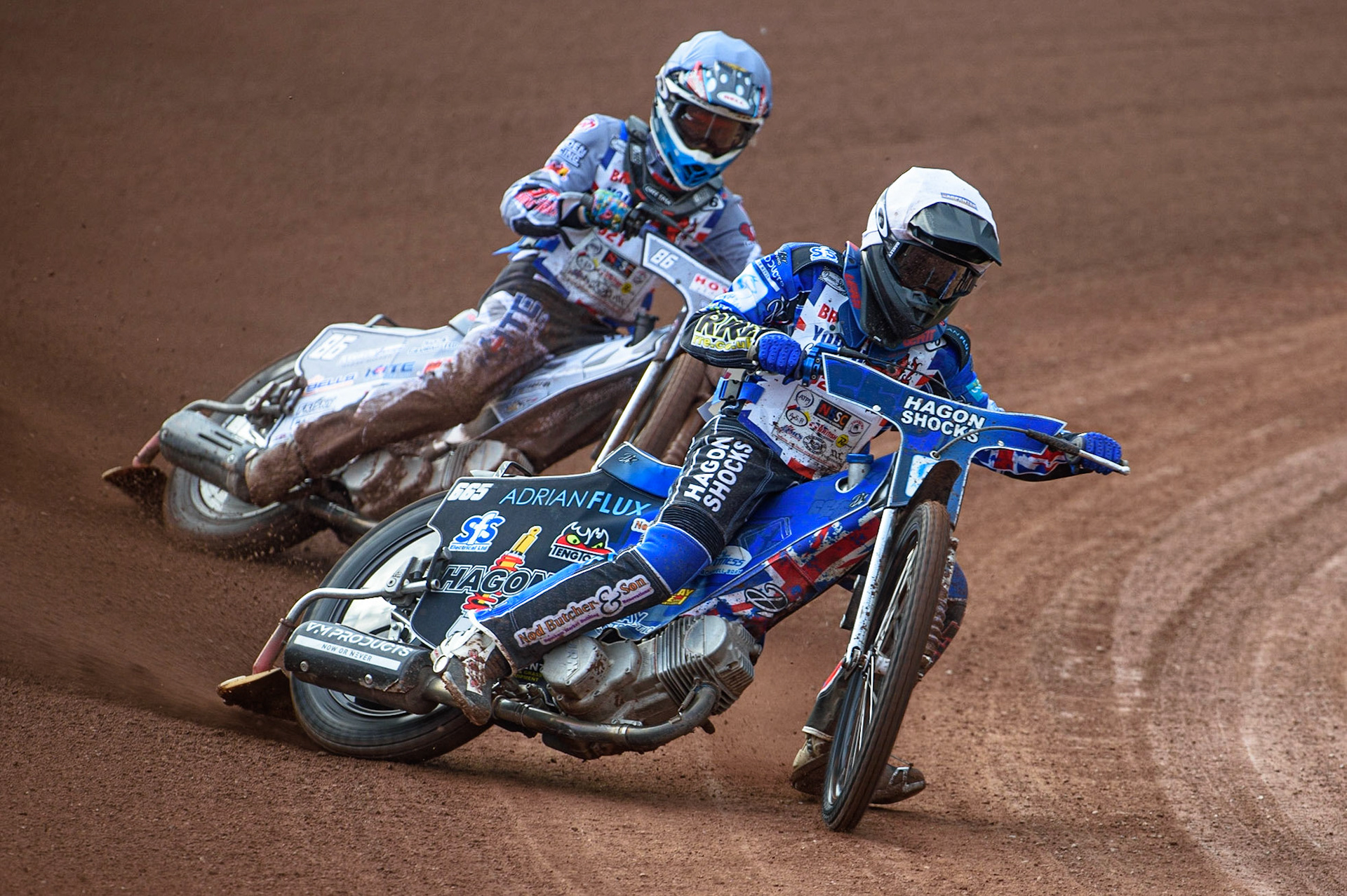 MANCHESTER, UK. MAY 28TH   Jody Scott  (White) leads Sonny Springer  (Blue) during the British Junior Championship at the National Speedway Stadium, Manchester on Friday 28th May 2021. (Credit: Ian Charles | MI News)