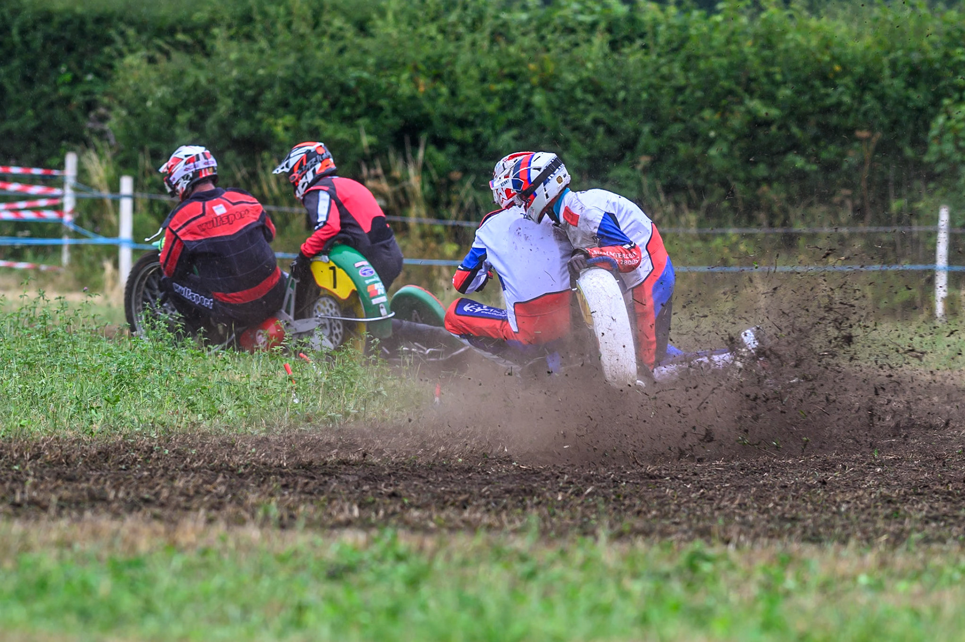 Action from the 500cc Sidecar class during the ACU Northern Grass Track Riders Championship at Cheshire Grass Track Club, Frog Lane, Knutsford, Cheshire on Sunday 20th July 2025. (Photo: Ian Charles | MI News)