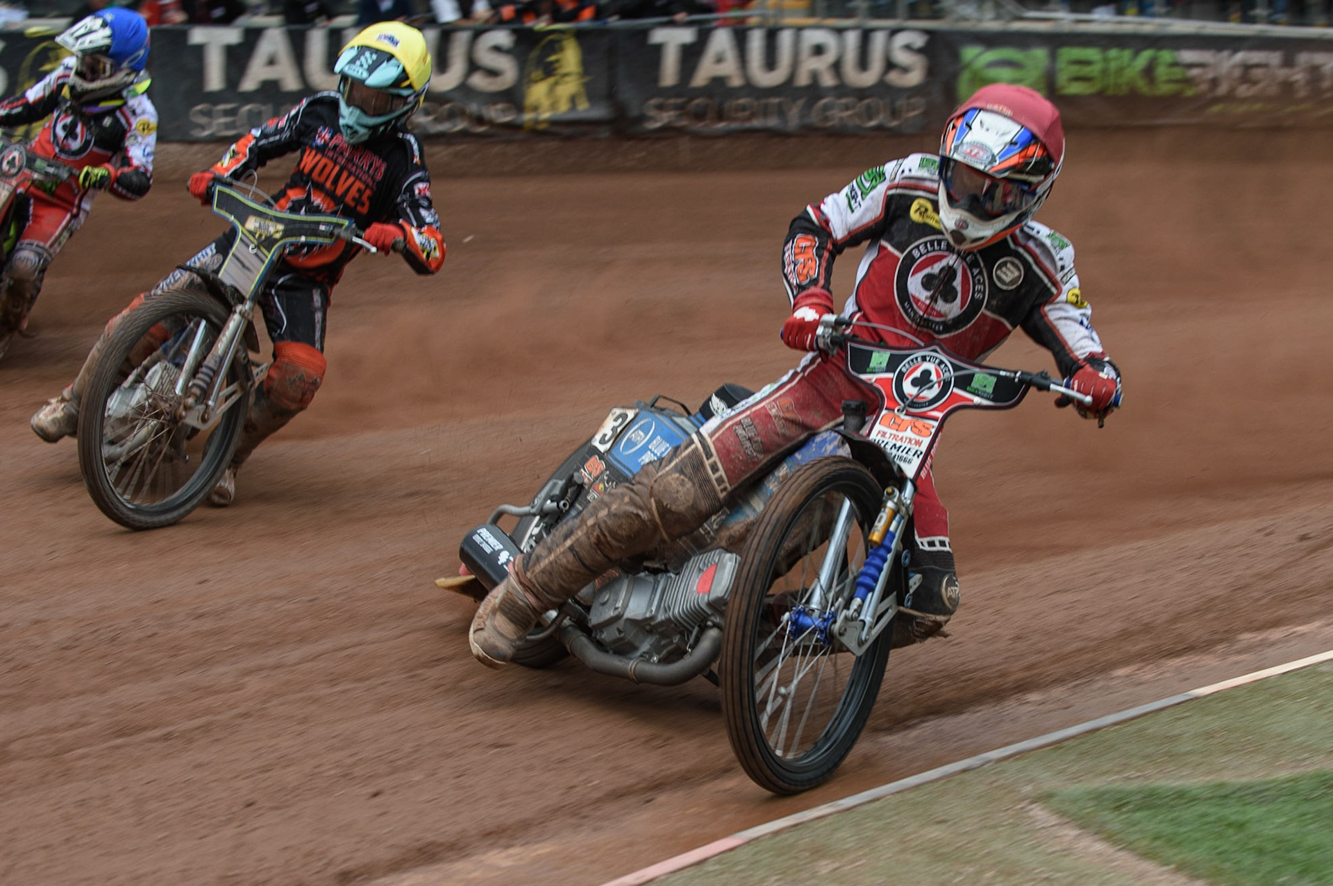 MANCHESTER, UK. AUGUST 30TH Steve Worrall  (Red) inside Ryan Douglas (Yellow) during the SGB Premiership match between Belle Vue Aces and Wolverhampton Wolves at the National Speedway Stadium, Manchester on Monday 30th August 2021. (Credit: Ian Charles | MI News)