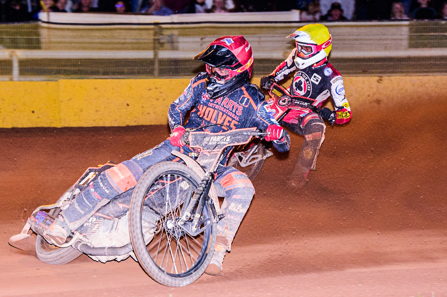 Sam Masters  (Red) leads Max Fricke (Yellow) during the SGB Premiership match between Wolverhampton Wolves and Belle Vue Aces at Monmore Green Stadium, Wolverhampton on Monday 29th August 2022. (Credit: Ian Charles | MI News)