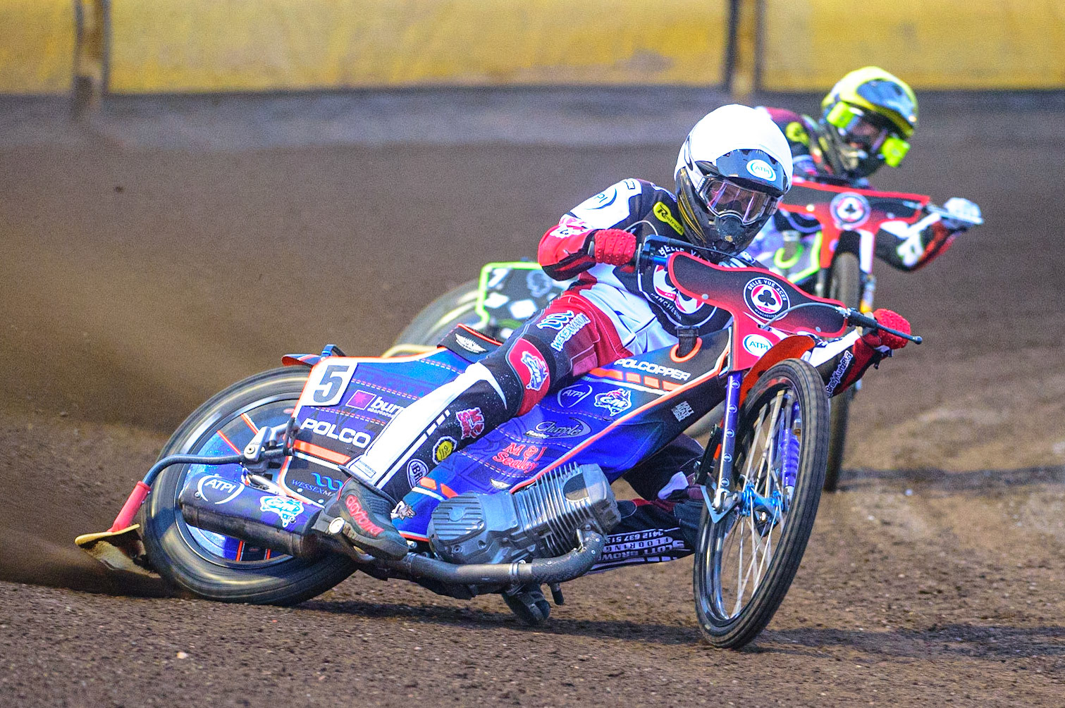 PETERBOROUGH, UK. MAY 9TH  Brady Kurtz  (White) and Tom Brennan  (Yellow) go for maximum heat points for The Aces during the SGB Premiership match between Peterborough Panthers and Belle Vue Aces at East of England Showground, Peterborough on Monday 9th May 2022. (Credit: Ian Charles | MI News)