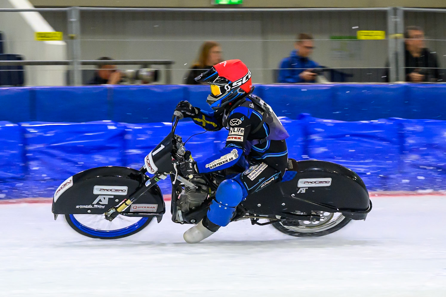Niclas Svensson (1) of Sweden in action during the FIM Ice Speedway Of Nations at Ice Rink Thialf, Heerenveen on Sunday 12th April 2026. (Photo: Ian Charles | MI News)