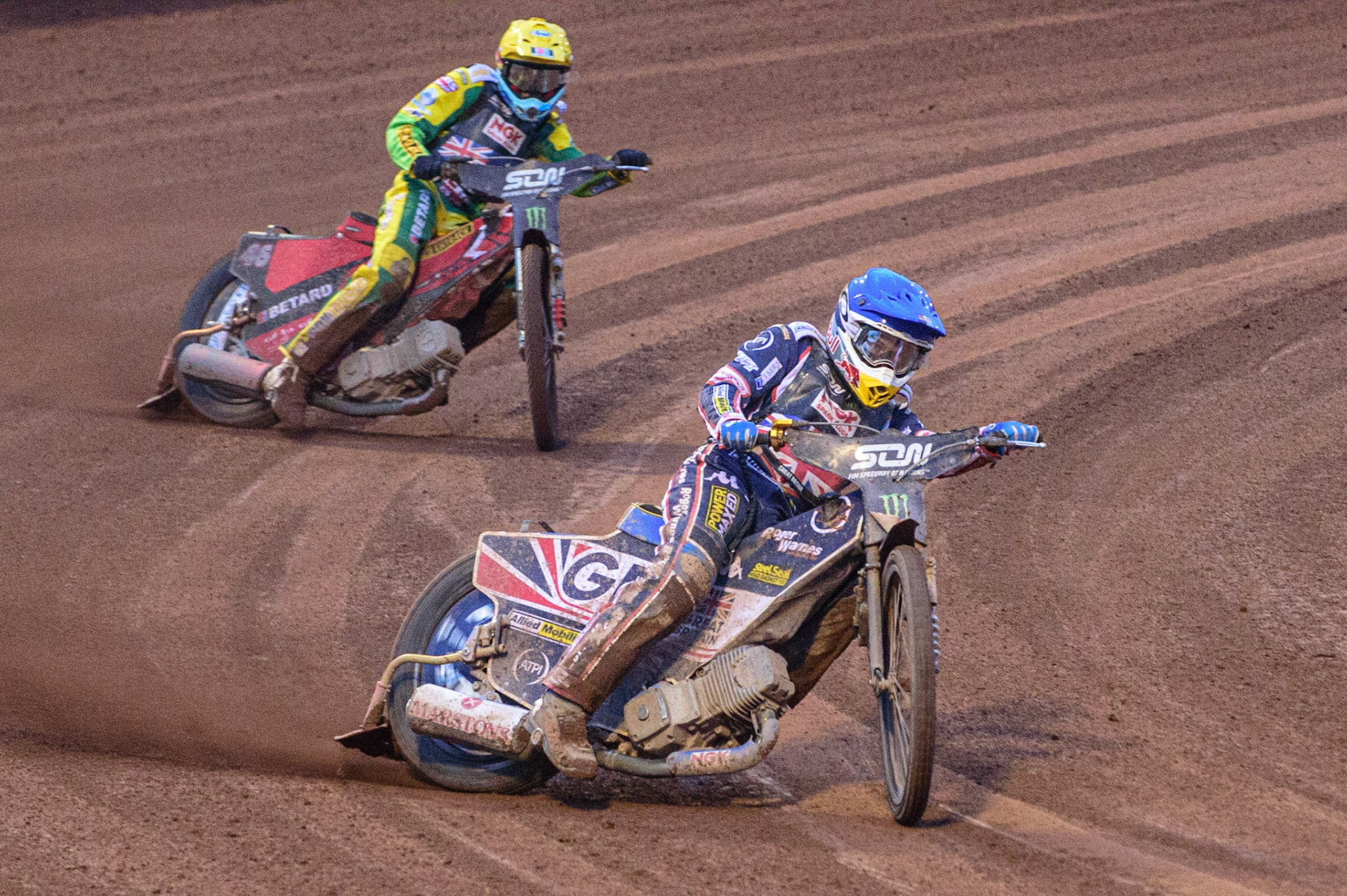 MANCHESTER, UK. OCT 17TH Robert Lambert of Great Britain (Blue) leads Max Fricke of Australia (Yellow) during the Monster Energy FIM Speedway of Nations at the National Speedway Stadium, Manchester on Sunday  17th October 2021. (Credit: Ian Charles | MI News)