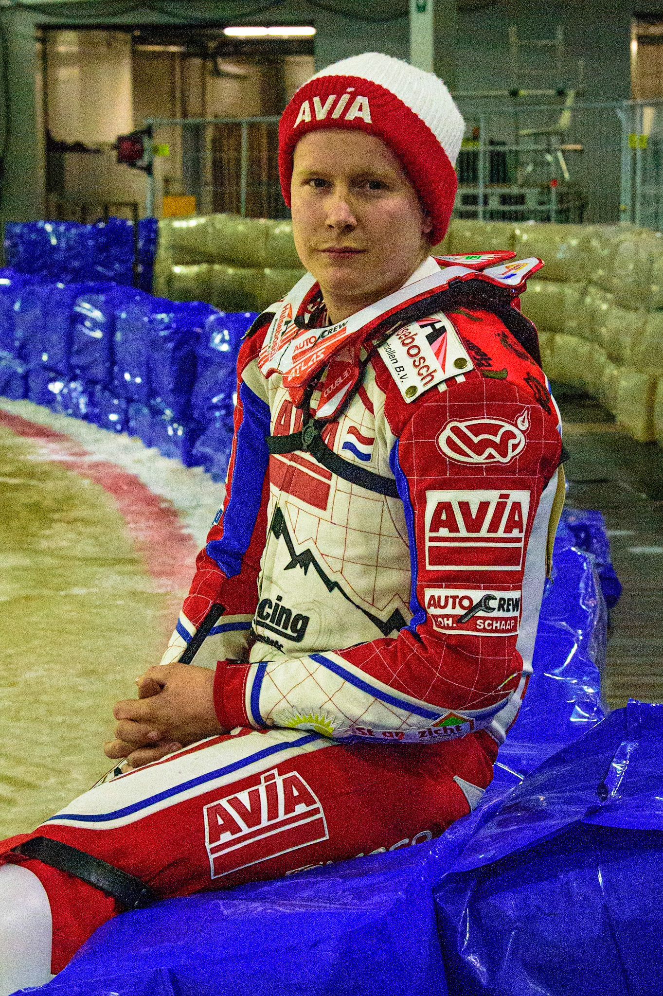 HEERENVEEN, NL. APR 1.  Niek Schaap (Netherlands) relaxes before the meeting  during the ROLOEF THIJS BOKAAL  at Ice Rink Thialf, Heerenveen on Friday 1st April 2022. (Credit: Ian Charles | MI News)