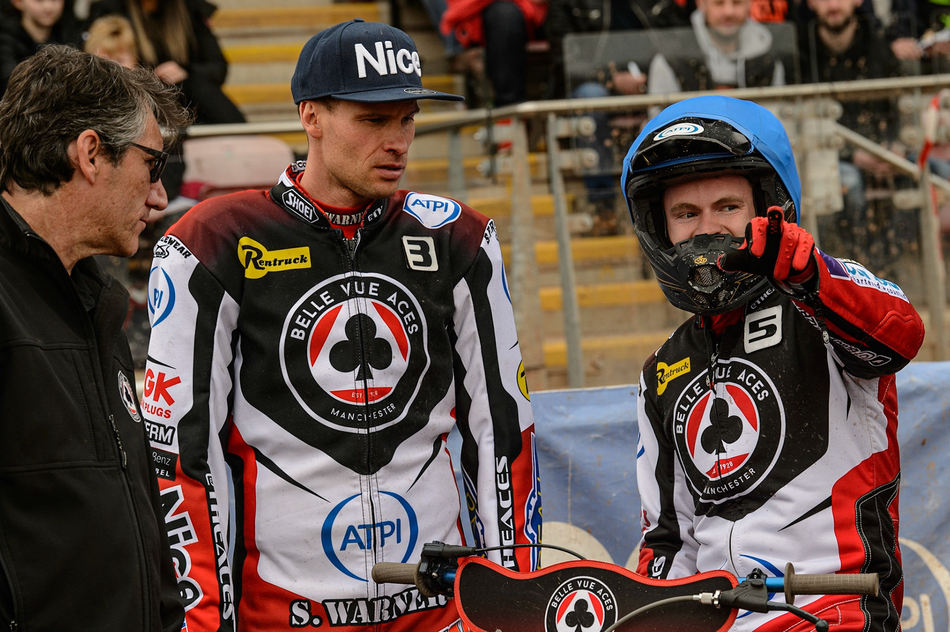 MANCHESTER, UK. MAY 2ND Brady Kurtz chats with Matej Žagar  (centre) and Mark Lemon   during the SGB Premiership match between Belle Vue Aces and Peterborough at the National Speedway Stadium, Manchester on Monday 2nd May 2022. (Credit: Ian Charles | MI News)