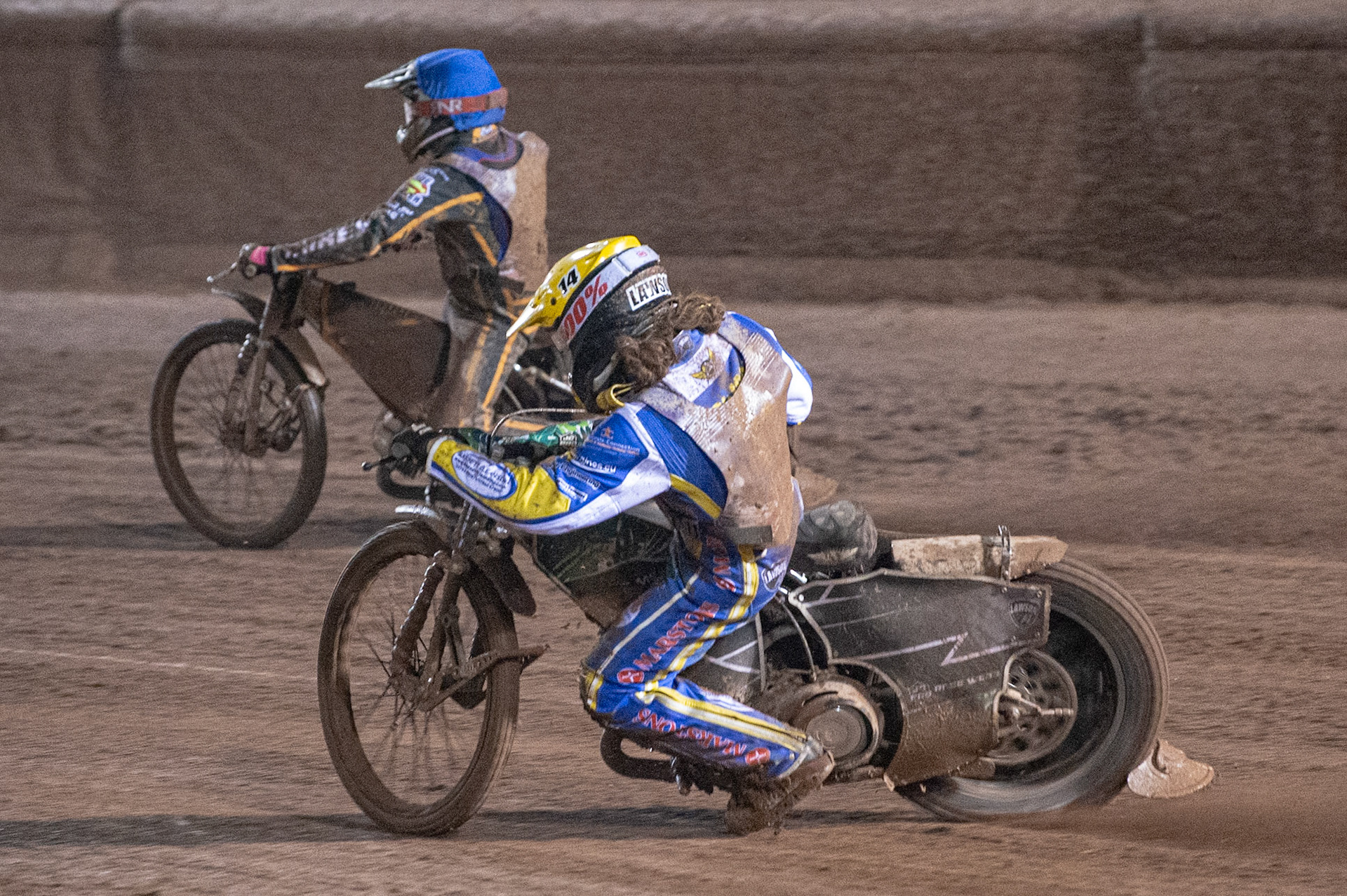 Photo: Ian CharlesRichard Lawson   (Yellow)  chases  Ben Barker   (Blue) Sports Insure British Speedway Championship Final, National Speedway Stadium, Manchester Monday  28  September  2020