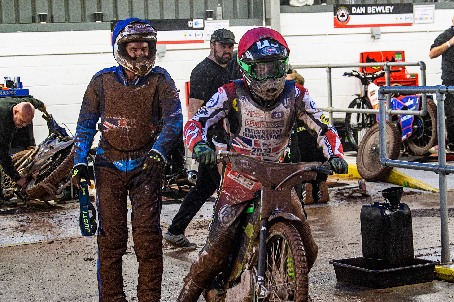 Richard Lawson (left) gives Dan Bewley some encouragement during the Sports Insure British Speedway Final at the National Speedway Stadium, Manchester on Monday 14th August 2023. (Photo: Ian Charles | MI News)