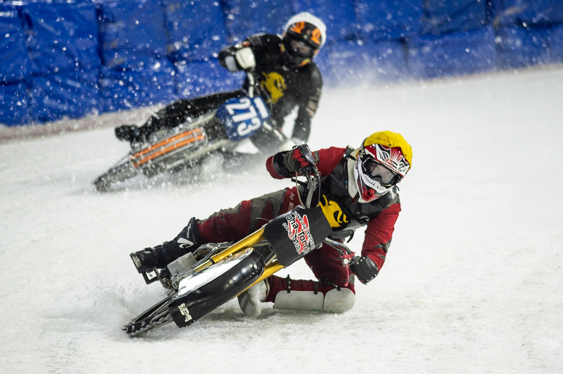 Photo: Ian Charles

Matti Isoaho (Yellow) leads Jimmy Tuinstra (White)

Roelof Thijs Bokaal, Ice Rink Thialf, Heerenveen, Netherlands Friday  29  March  2019