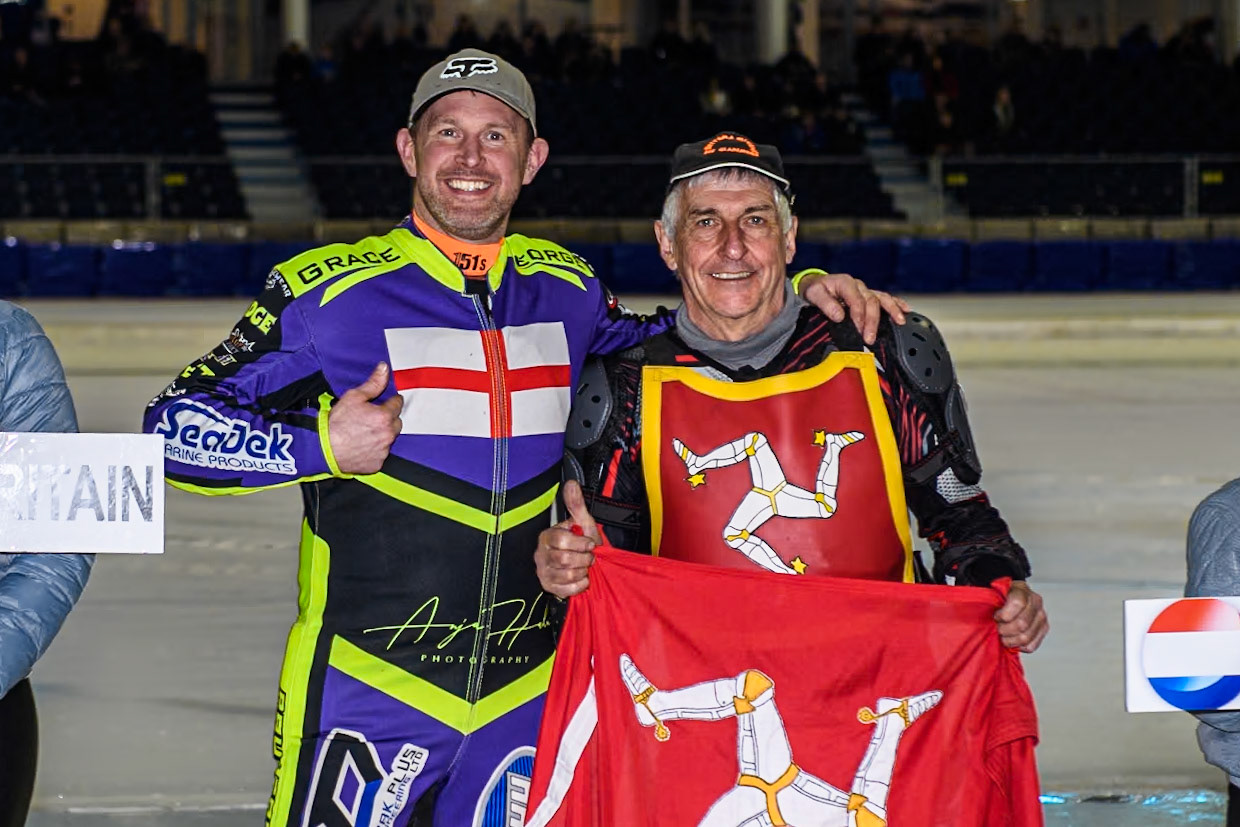 Paul Cooper (Left) and Tim Dixon of Great Britain during the Roelof Thijs Bokaal at Ice Rink Thialf, Heerenveen, The Netherlands on Friday 5th April 2024. (Photo: Ian Charles | MI News)