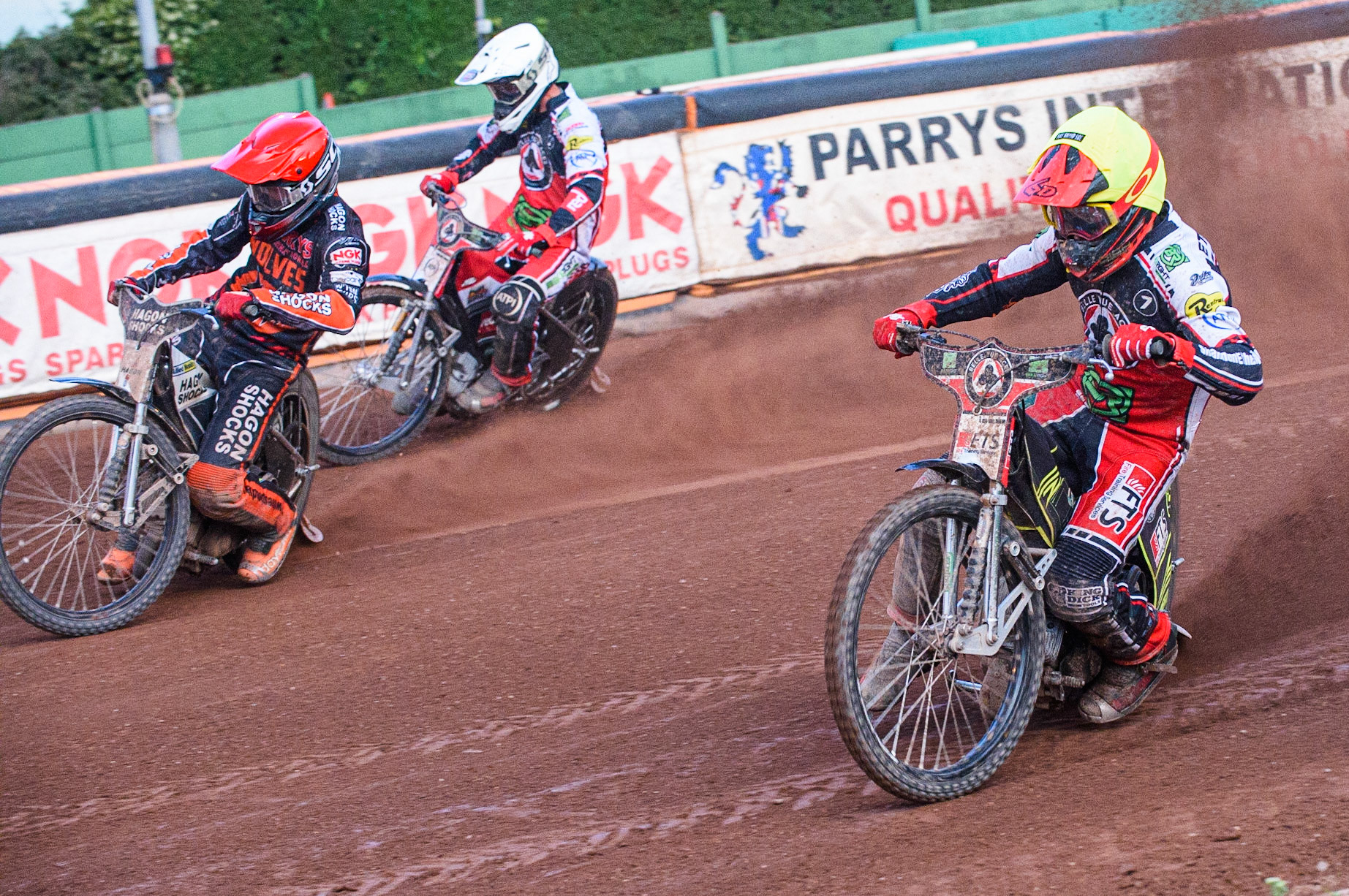 WOLVERHAMPTON, UK. JULY 26TH  Jye Etheridge  (Yellow) inside Broc Nicol  (Red) and Richie Worrall  (White) during the SGB Premiership match between Wolverhampton Wolves and Belle Vue Aces at the Ladbroke Stadium, Wolverhampton on Monday 26th July 2021. (Credit: Ian Charles | MI News)
