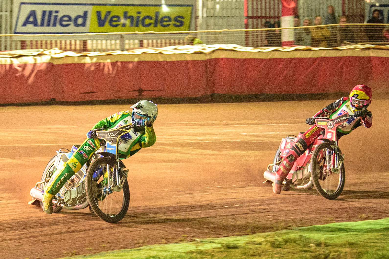 Jack Holder (Australia) (White) leads Max Fricke (Australia) (Red) in the 3rd place run off during the FIM Speedway Grand Prix Challenge at the Peugeot Ashfield Stadium, Glasgow on Saturday 20th August 2022. (Credit: Ian Charles | MI News)