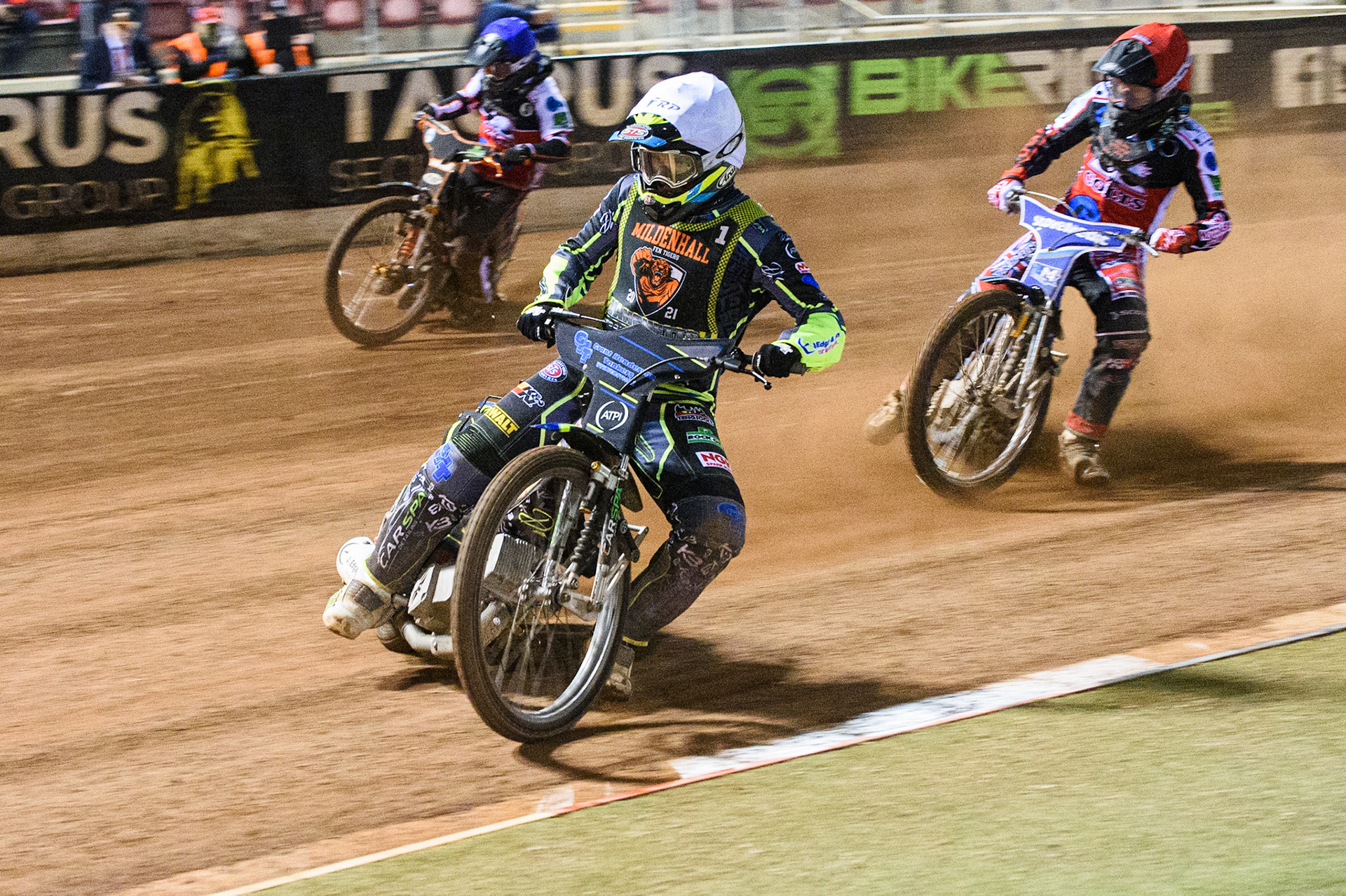 MANCHESTER, SEPT 3RD. Kyle Bickley  (White) leads Harry McGurk  (Red) and Jack Smith  (Blue) during the National Development League match between Belle Vue Aces and Mildenhall Fens Tigers at the National Speedway Stadium, Manchester on Friday 3rd September 2021. (Credit: Ian Charles | MI News)