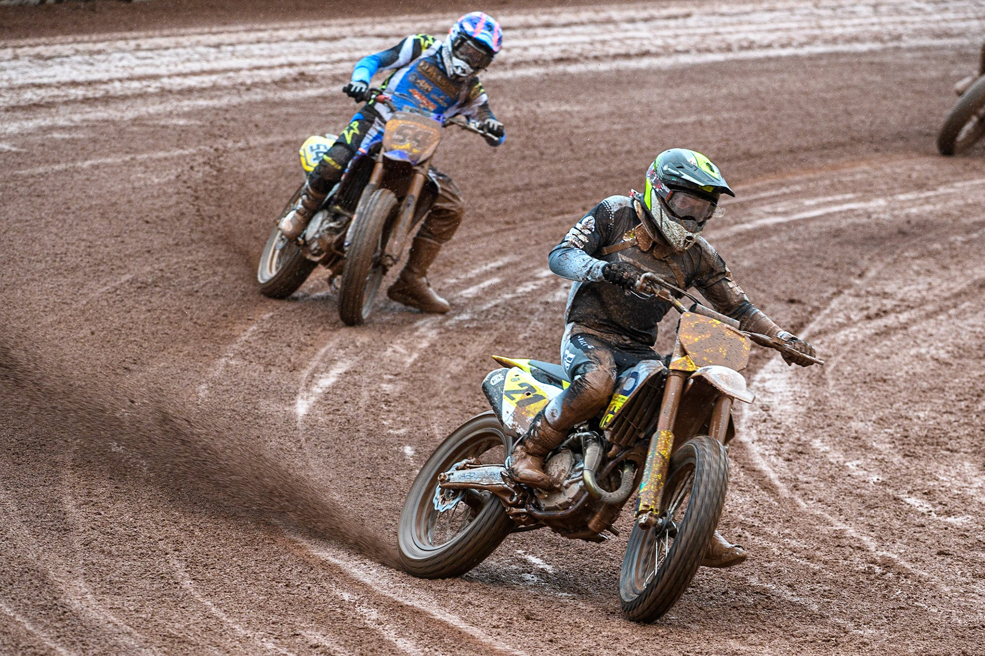 Jarred Brook (21) from Australia leads Tim Neave (54) from Great Britain during the FIM World Flat Track Championship Round 1 at the National Speedway Stadium, Manchester on Saturday 5th August 2023. (Photo: Ian Charles | MI News)