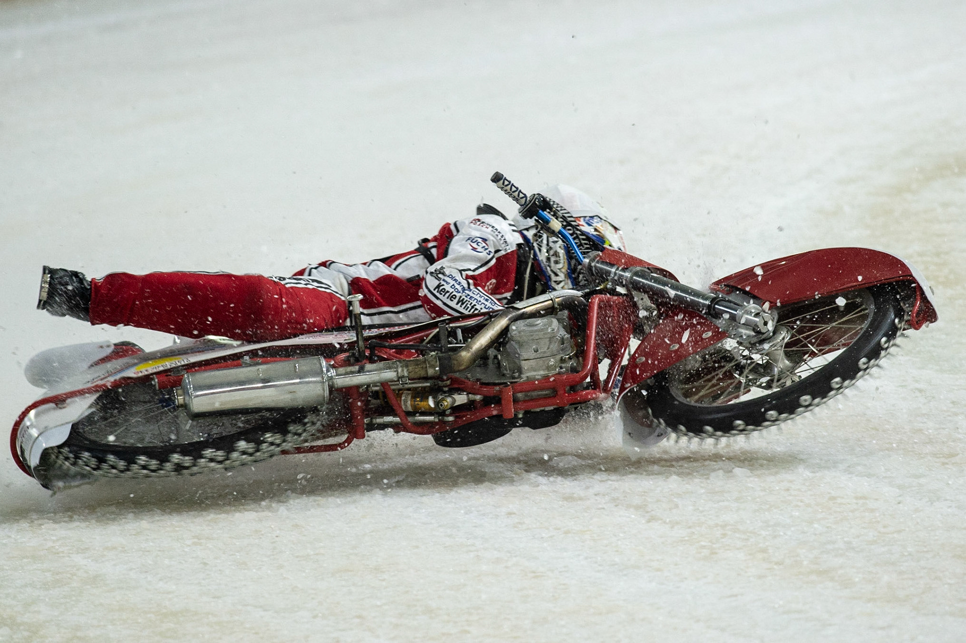 Photo: Ian Charles

Kevin Arzl gets into difficulty and falls 

Roelof Thijs Bokaal, Ice Rink Thialf, Heerenveen, Netherlands Friday  29  March  2019
