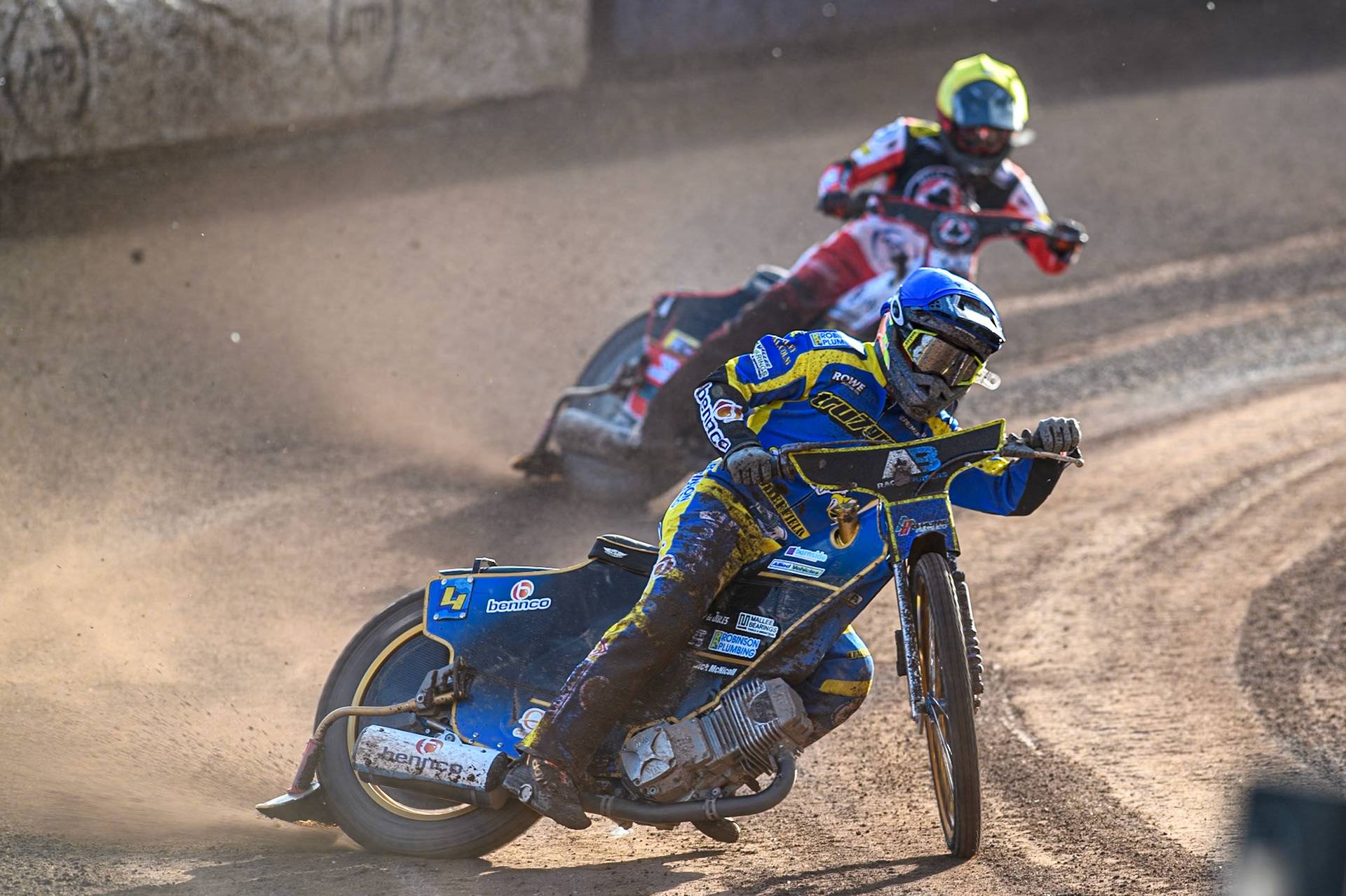 Justin Sedgmen of Sheffield Tigers in Blue leading Zach Cook of Belle Vue Aces in Yellow during the Rowe Motor Oil Premiership match between Sheffield Tigers and Belle Vue Aces at Owlerton Stadium, Sheffield on Monday 5th May 2025. (Photo: Ian Charles | MI News)
