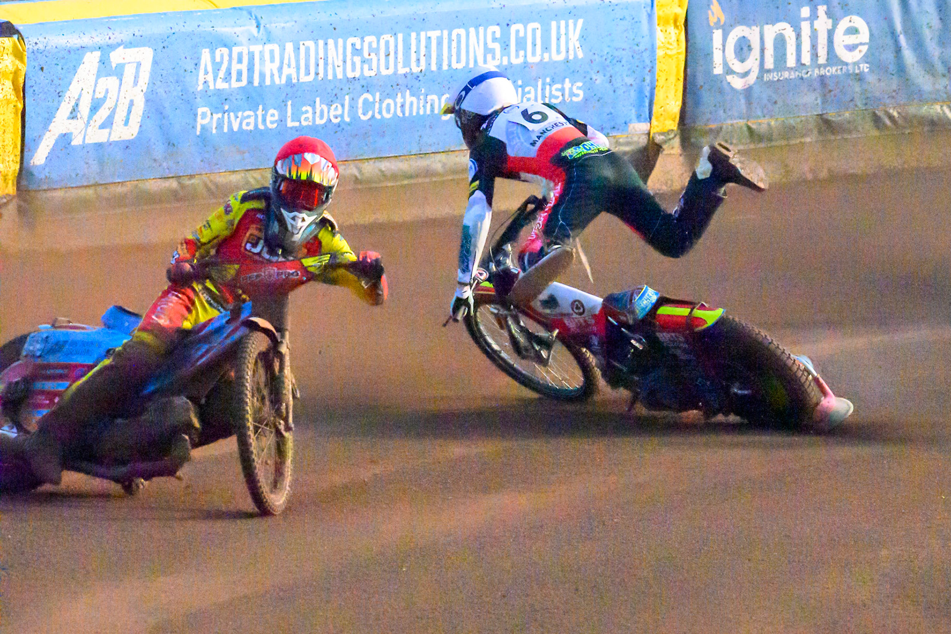 Tate Zischke of Belle Vue Aces in White loses control and flips off his bike during the Rowe Motor Oil Premiership match between Leicester Lions and Belle Vue Aces at the Hydroscan Arena, Leicester on Thursday 23rd July 2026. (Photo: Ian Charles | MI News)