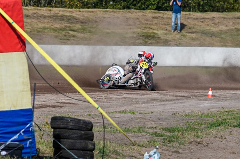 Wilfred Detz &amp; Britget Portijk (1) of The Netherlands  comes to grief in the Sidecar Support Class during the FIM Long Track World Championship Final 5 at the Speed Centre Roden, Roden, Netherlands on Sunday 22nd September 2024. (Photo: Ian Charles | MI News)