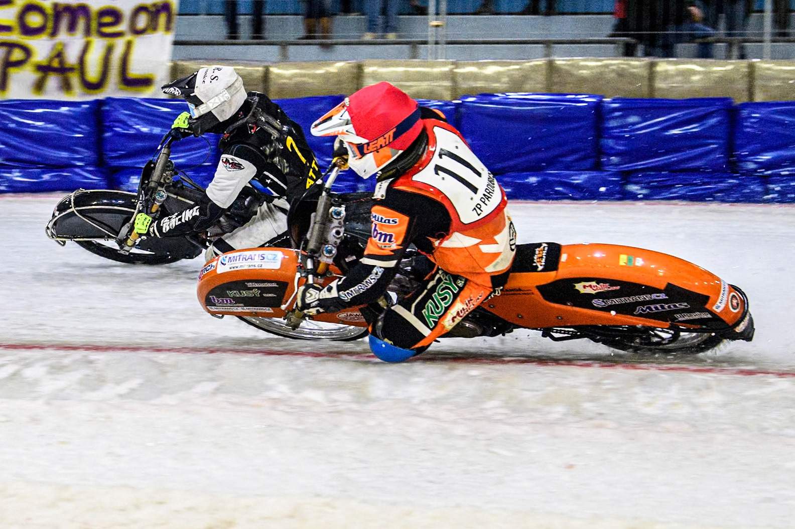 Lukáš Hutla of The Czech Republic in Red passes Atte Suolammi of Finland in White during the Roelof Thijs Bokaal at Ice Rink Thialf, Heerenveen, The Netherlands on Friday 5th April 2024. (Photo: Ian Charles | MI News)