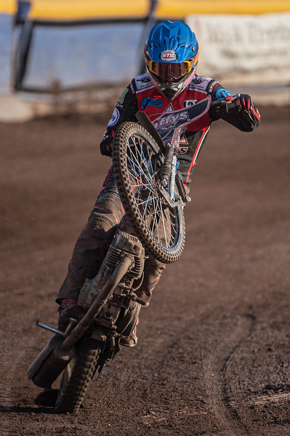 Photo by Ian Charles:

Leon Flint pulls a wheelie 


National League Best pairs Championship, Owlerton Stadium, Sheffield, 25 August 2019