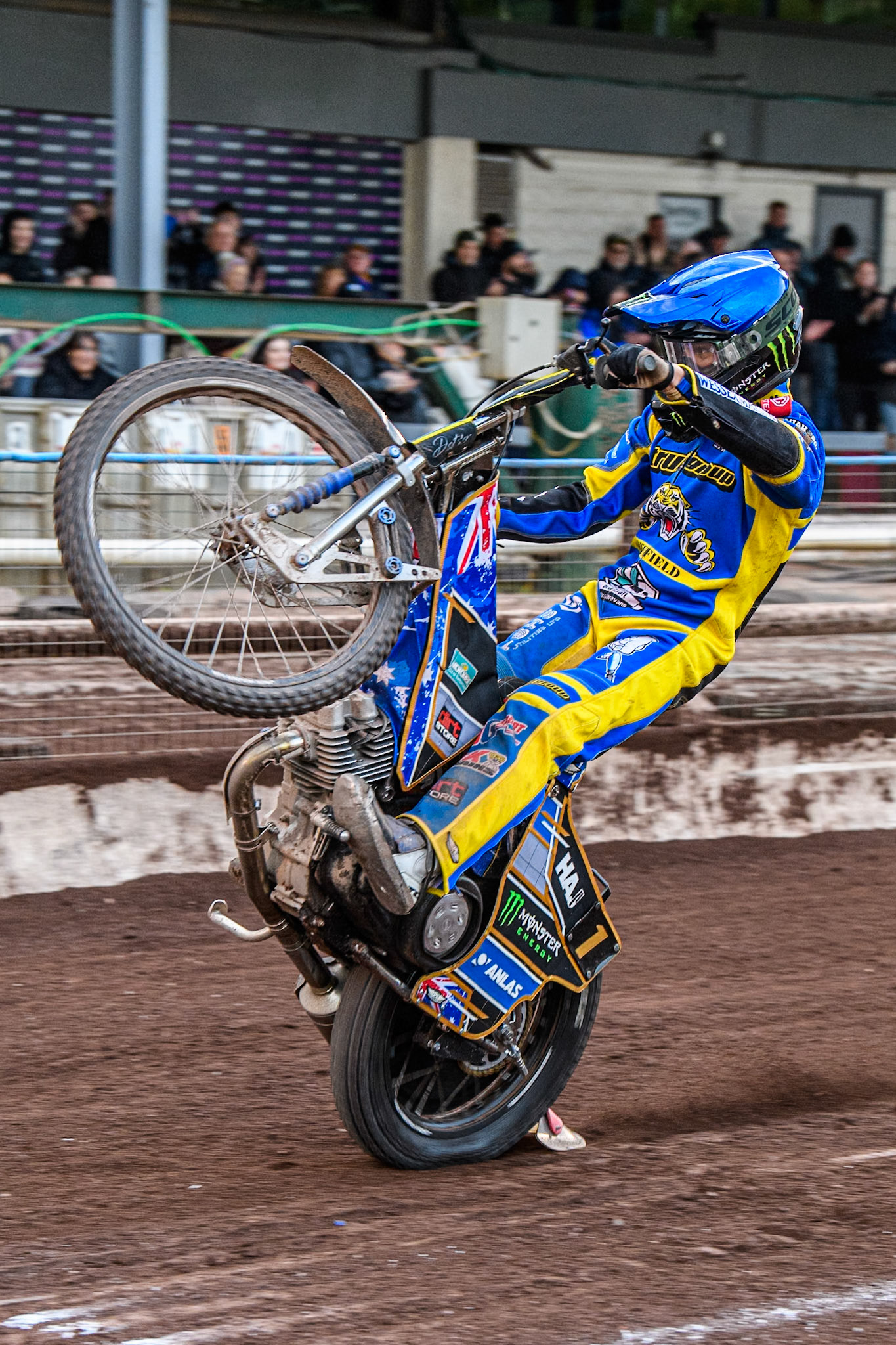 Jack Holder of Sheffield Tigers celebrates with a wheelie during the Rowe Motor Oil Premiership match between Sheffield Tigers and Belle Vue Aces at Owlerton Stadium, Sheffield on Monday 5th May 2025. (Photo: Ian Charles | MI News)